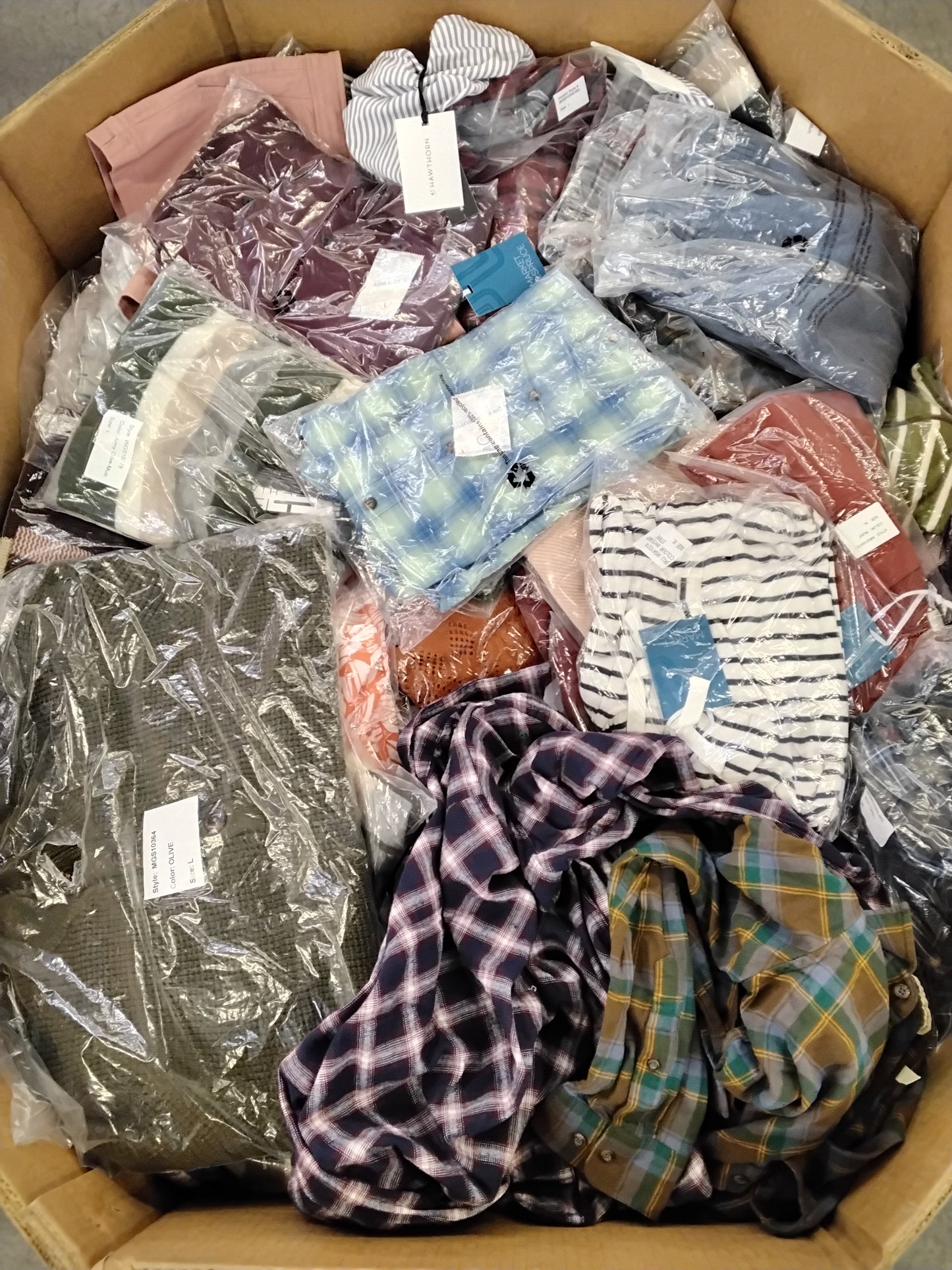 STFX | Assorted Apparel Pallets | NWT/NWOT | Mens and Womens | 250 Pieces | Pallet #M1