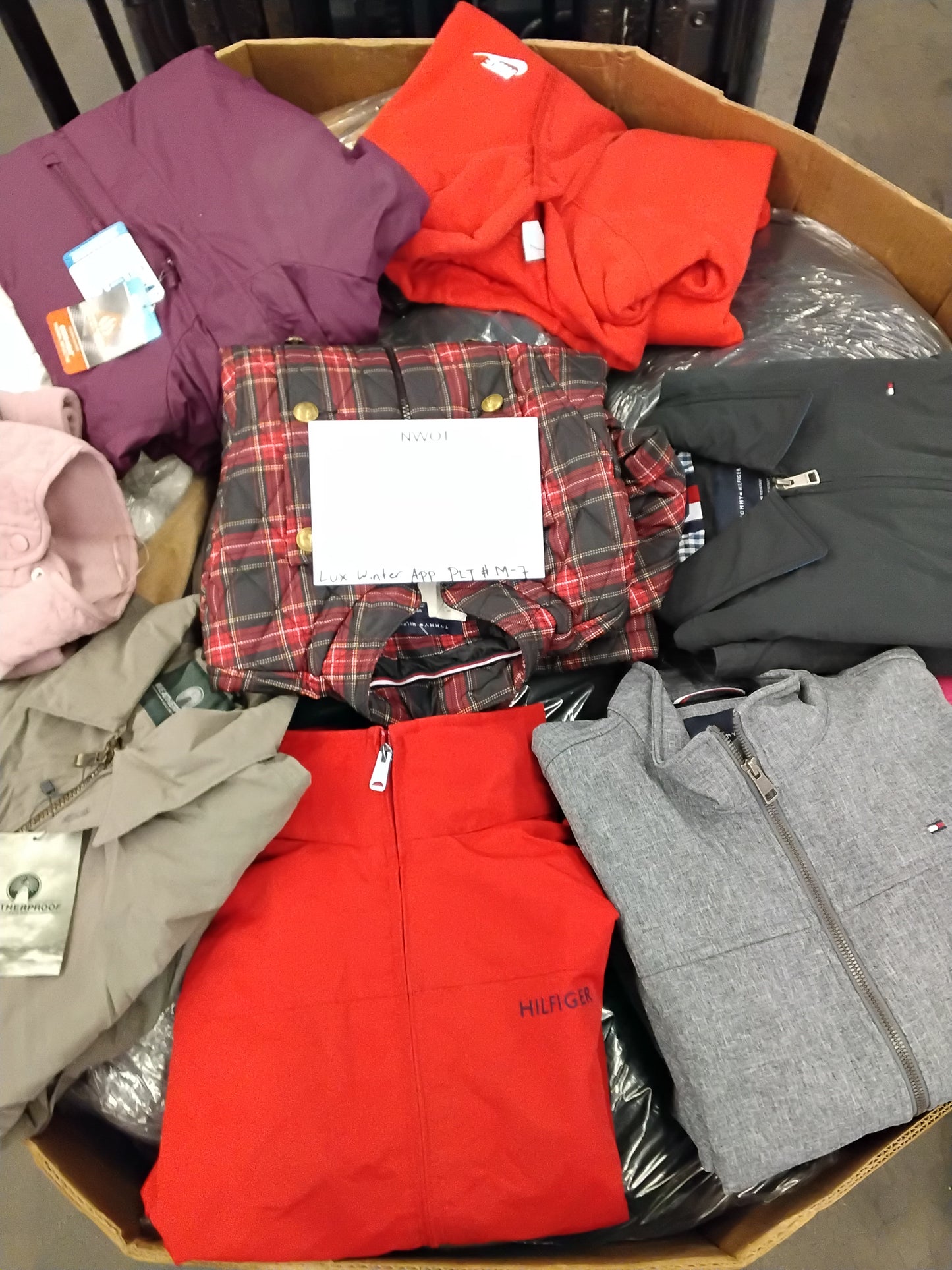 Macys Premium | Assorted Winterwear | Shelf-Pulls & Online Returns | Raw Unmanifested | Pallet #M-7