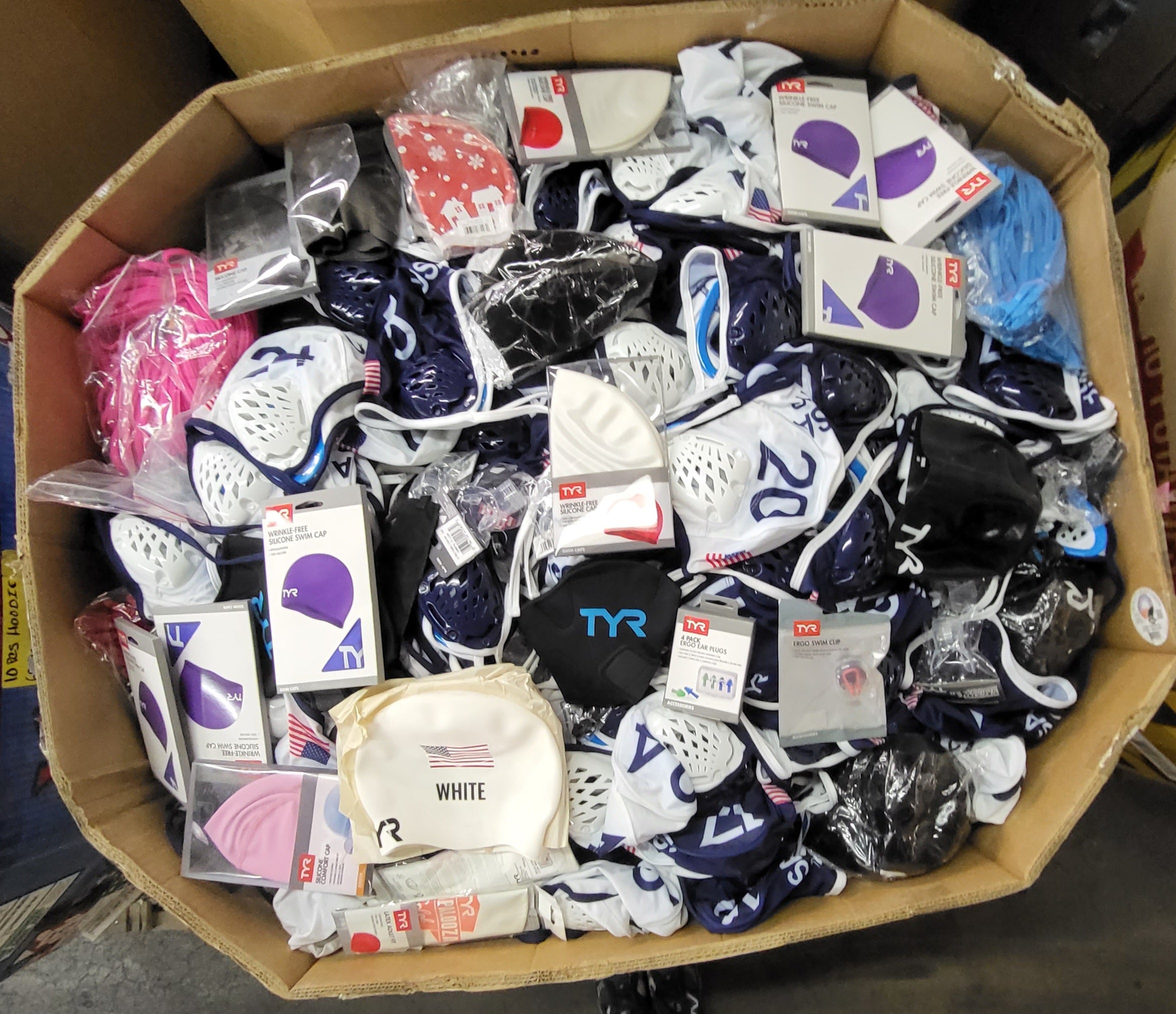 TYR | Assorted Men's, Women's, Kid's Accessories | NWOT | 916 Pieces | Pallet #PA-599