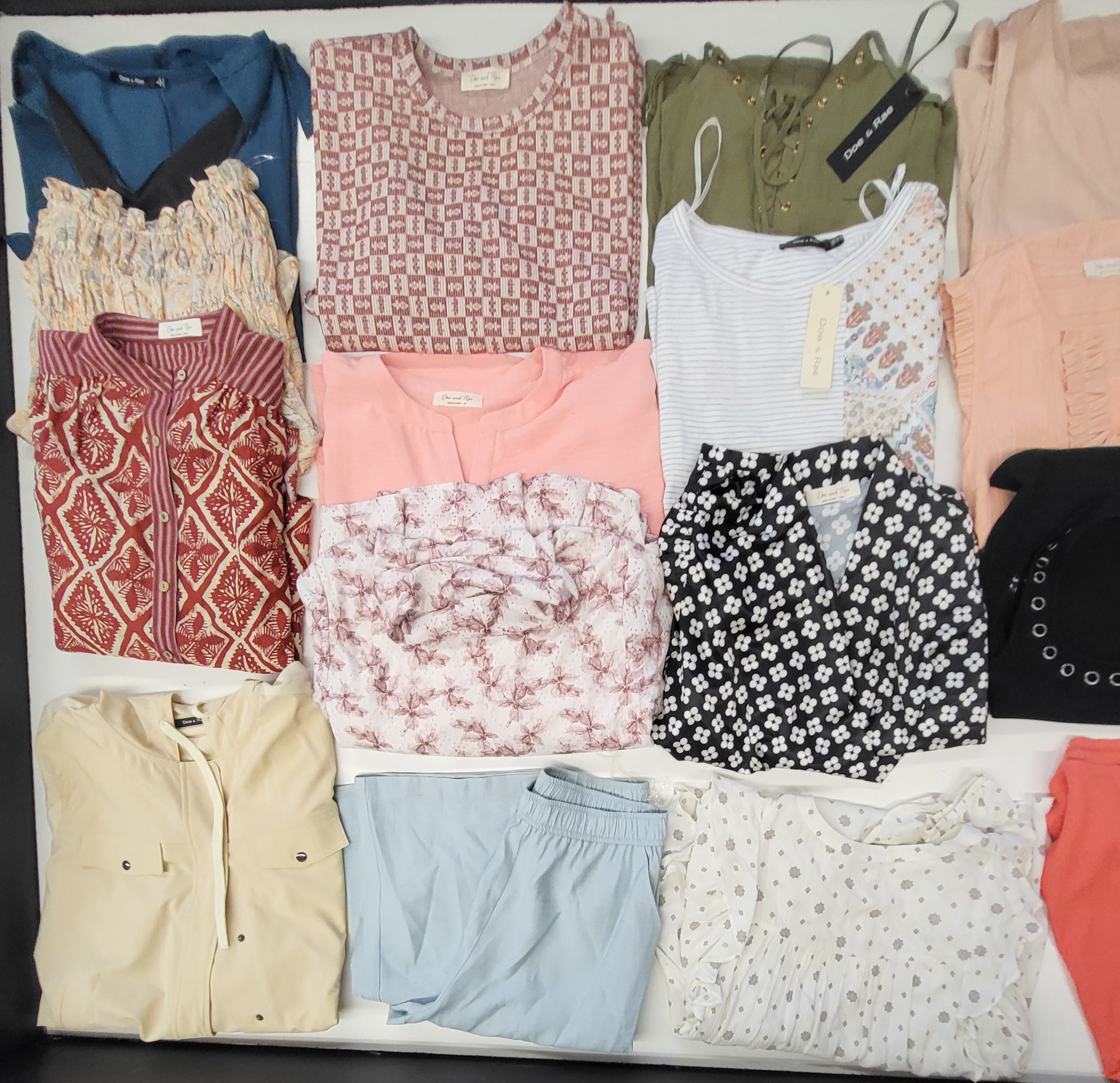 Doe & Rae Women's Contemporary | Assorted Women's Apparel | NWT | 25 Pieces | Small Box #Sma-541