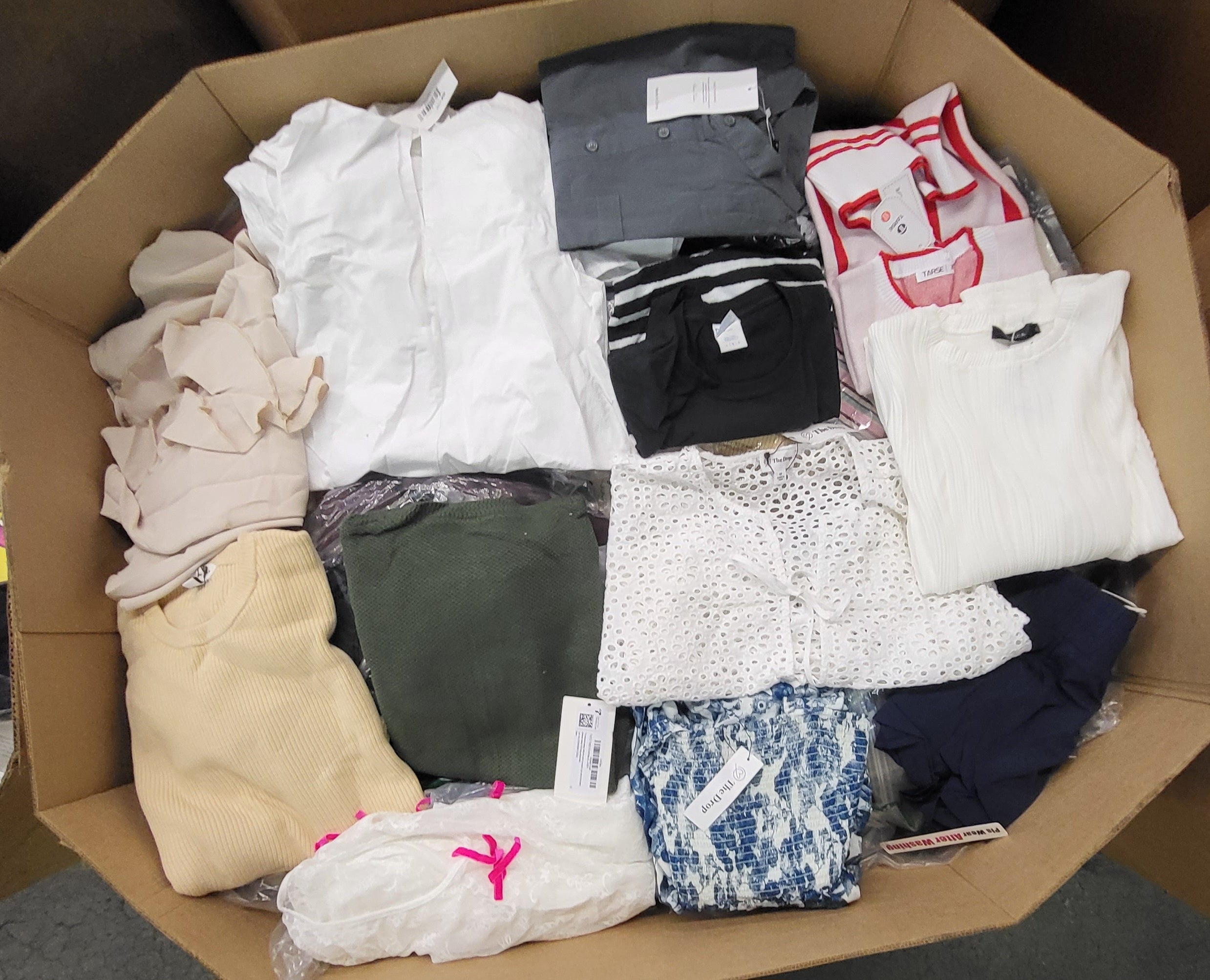 Amazon Apparel | Assorted Men's, Women's, Kid's Apparel | Returns | 215 Pieces | Pallet #PA-620