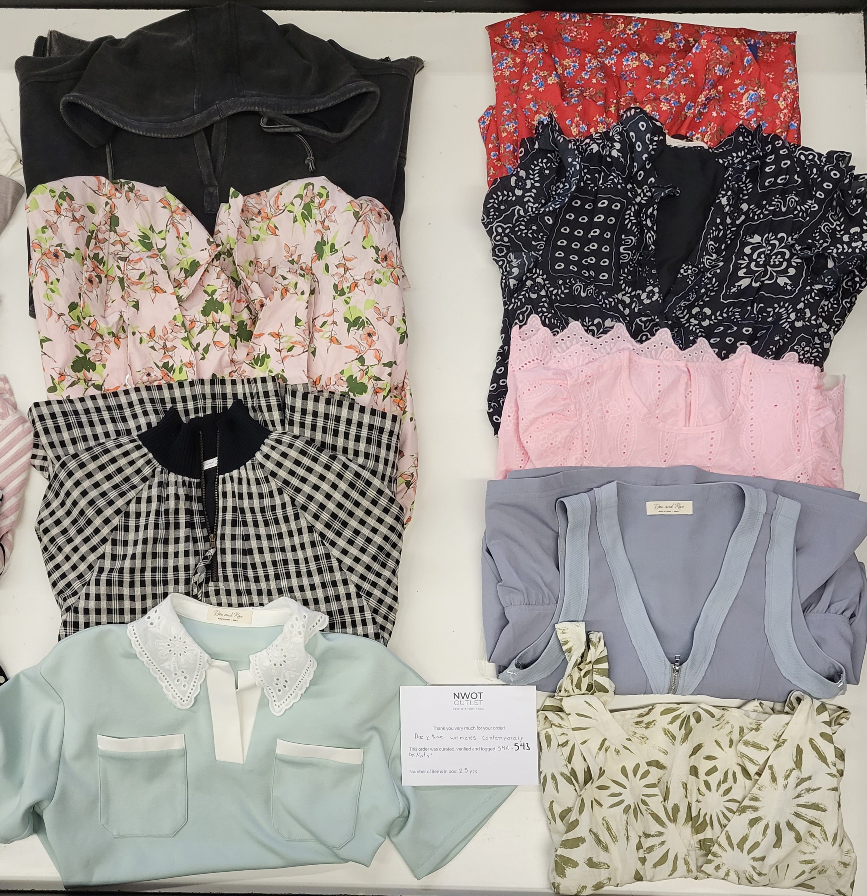 Doe & Rae women's contemporary | Assorted Women's Apparel | NWT | 25 Pieces | Small Box #543