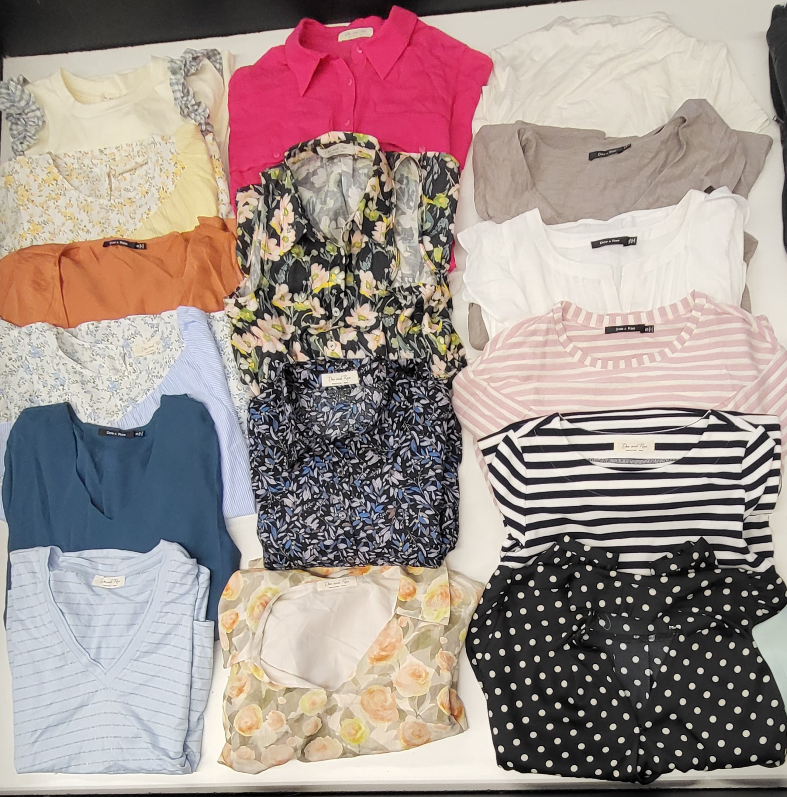 Doe & Rae women's contemporary | Assorted Women's Apparel | NWT | 25 Pieces | Small Box #543