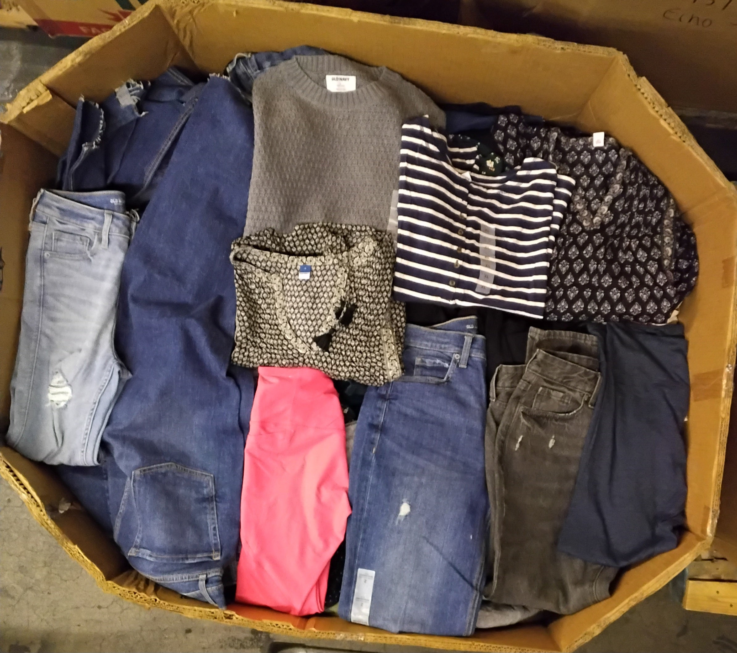 OLD NAVY | Assorted Women's Apparel | NWOT | 334 Pieces | Pallet #PA-675