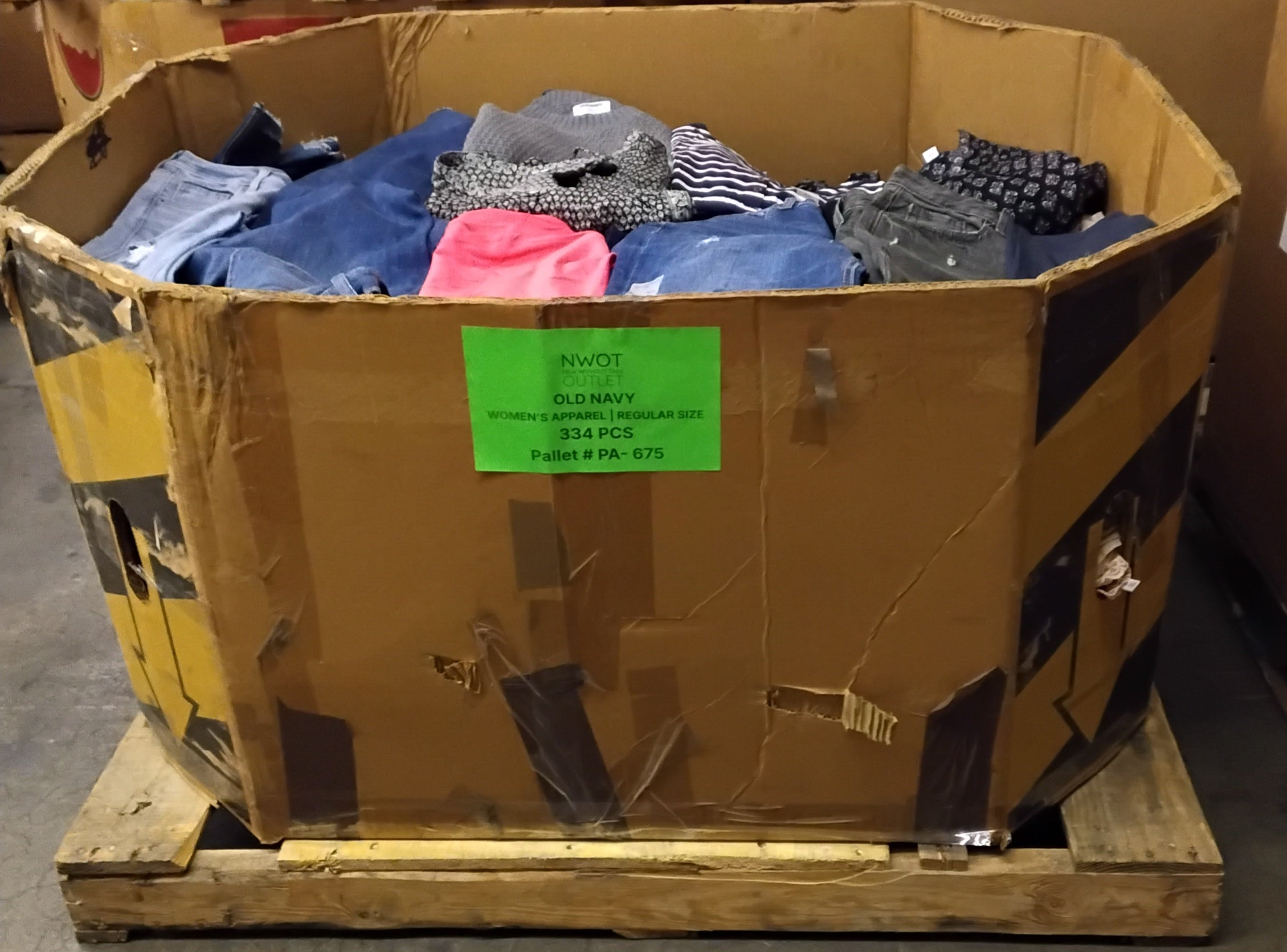 OLD NAVY | Assorted Women's Apparel | NWOT | 334 Pieces | Pallet #PA-675