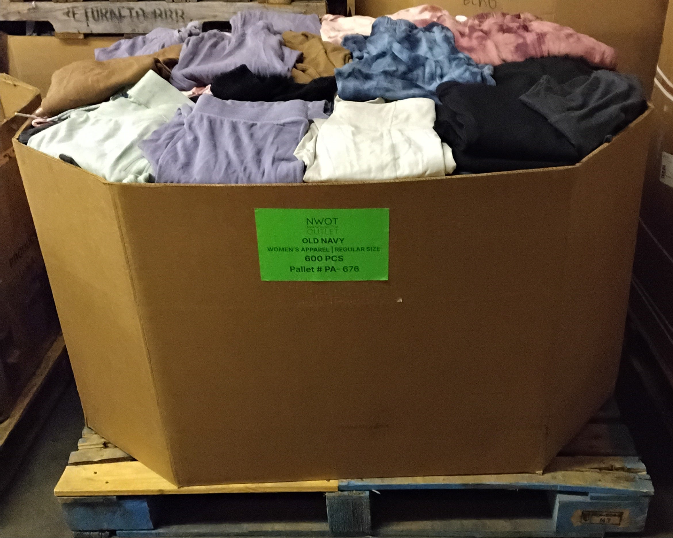 OLD NAVY | Assorted Women's Apparel | NWOT | 600 Pieces | Pallet #PA-676