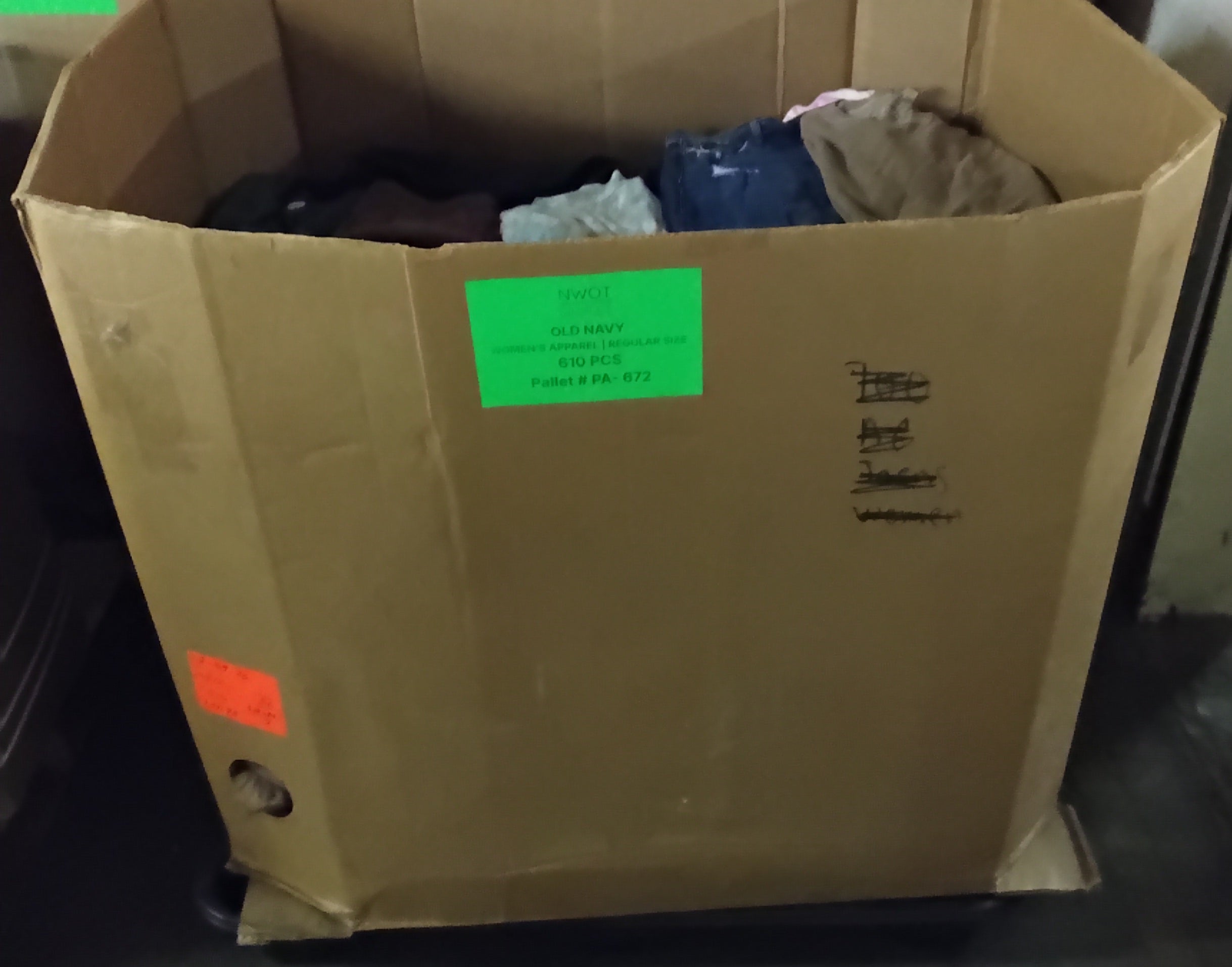 OLD NAVY | Assorted Women's Apparel | NWOT | 610 Pieces | Pallet #PA-672