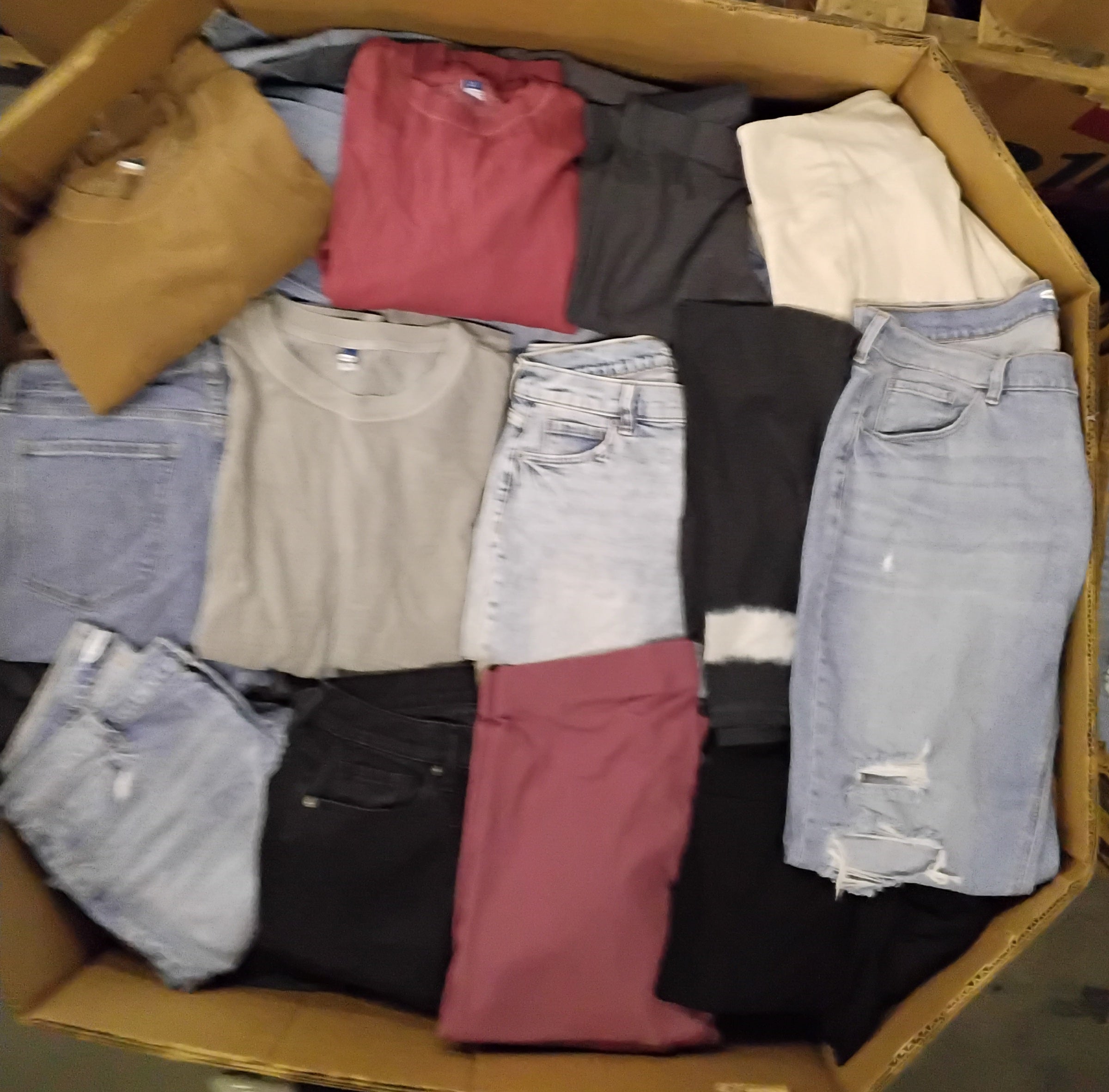 OLD NAVY | Assorted Women's Apparel | NWOT | 674 Pieces | Pallet #PA-674