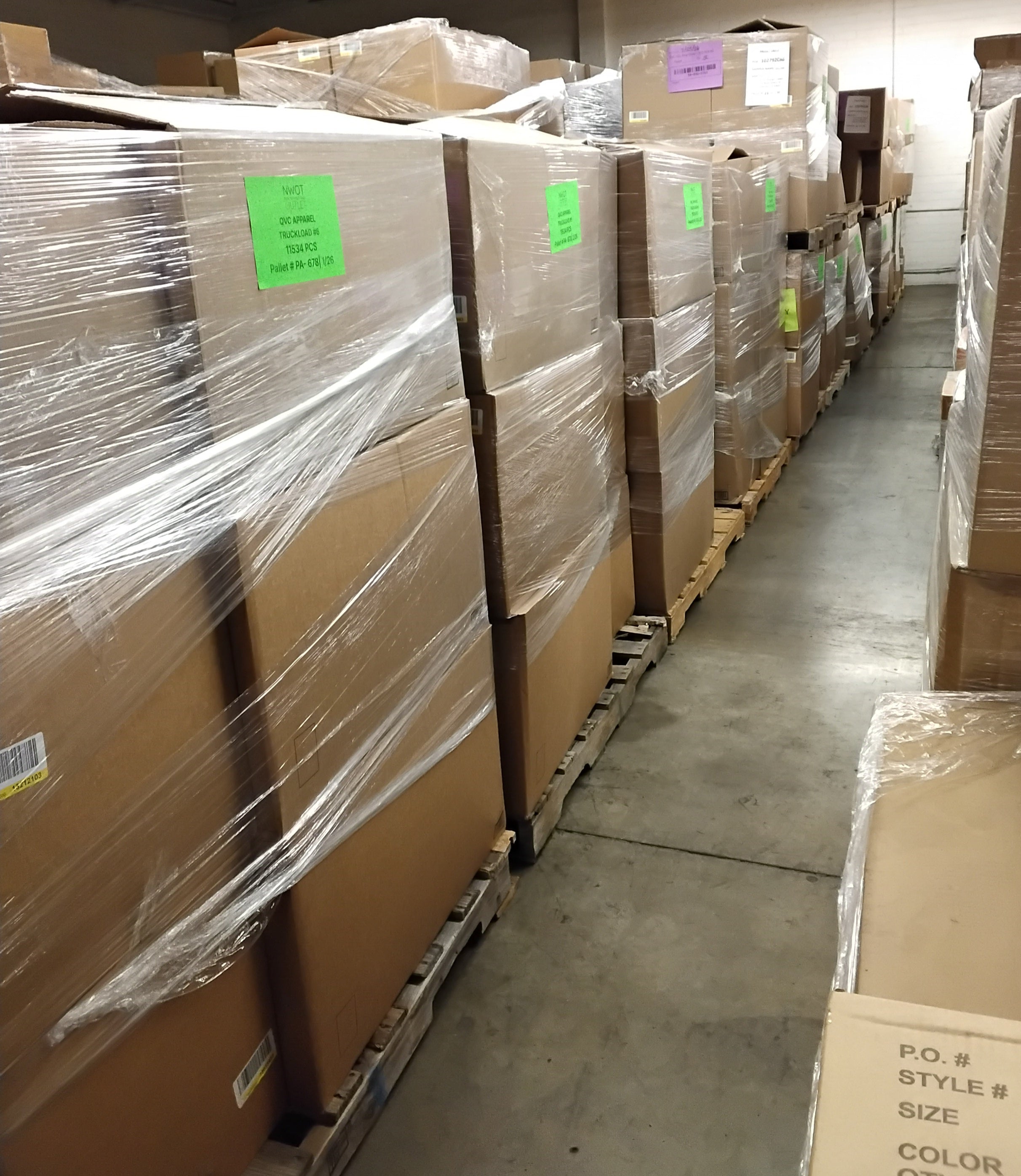 QVC APPAREL TRUCKLOAD #6 | Assorted Women's Apparel | NWT | 11534 (26 pallets) Pieces | Pallet #PA-678