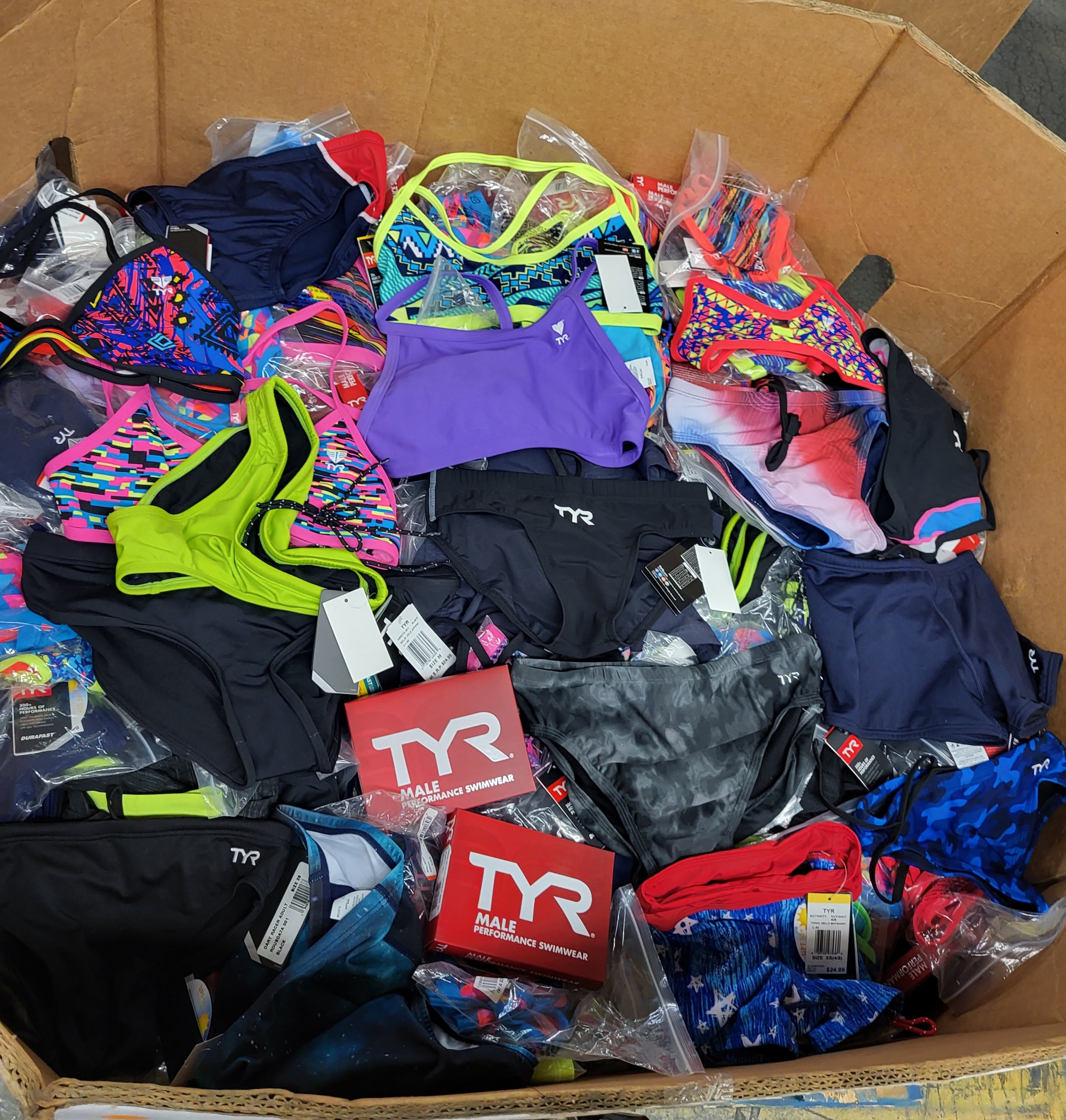 TYR SPORT | Assorted Men's, Women's Apparel | NWT | 527 Pieces | Pallet #PA-714