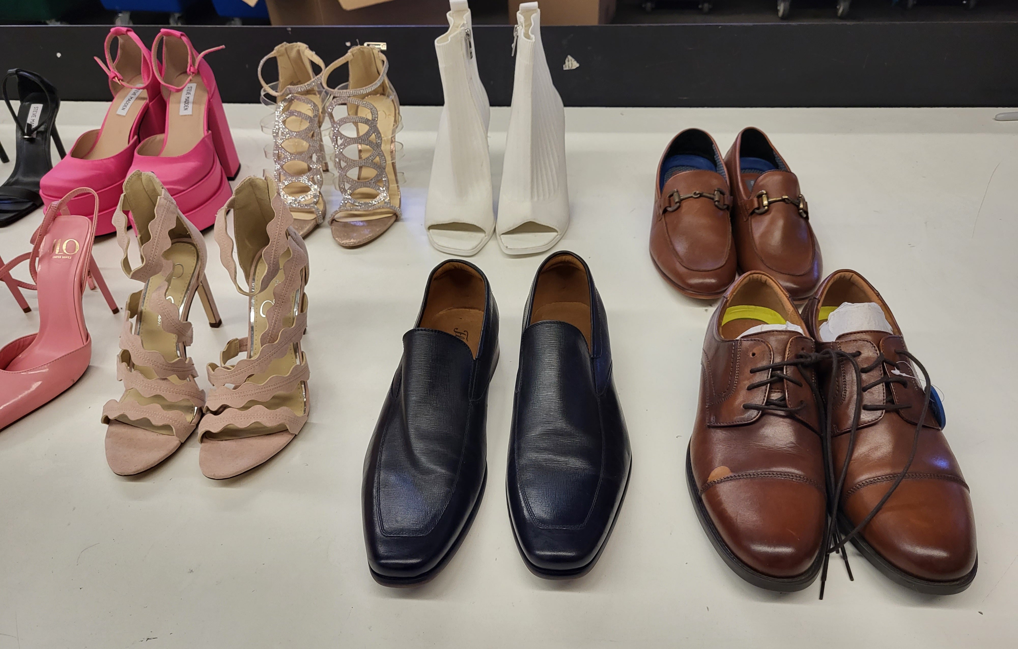 AMAZON & DSW FOOTWEAR MIX | Assorted Men's, Women's Footwear | Returns | 20 Pairs | Small Box #SMS-285