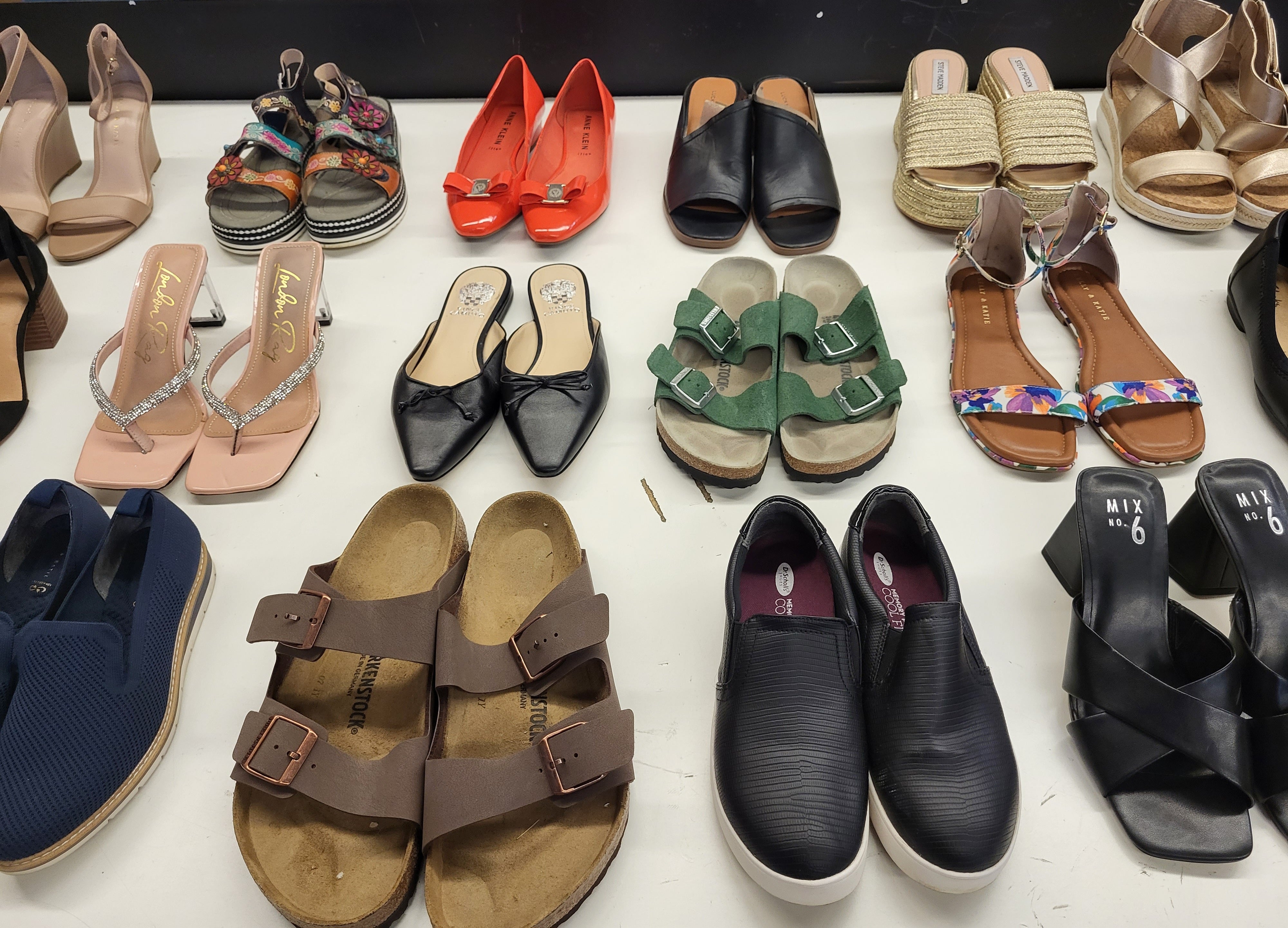 AMAZON & DSW FOOTWEAR MIX | Assorted Men's, Women's Footwear | Returns | 25 Pairs | Small Box #SMS-286