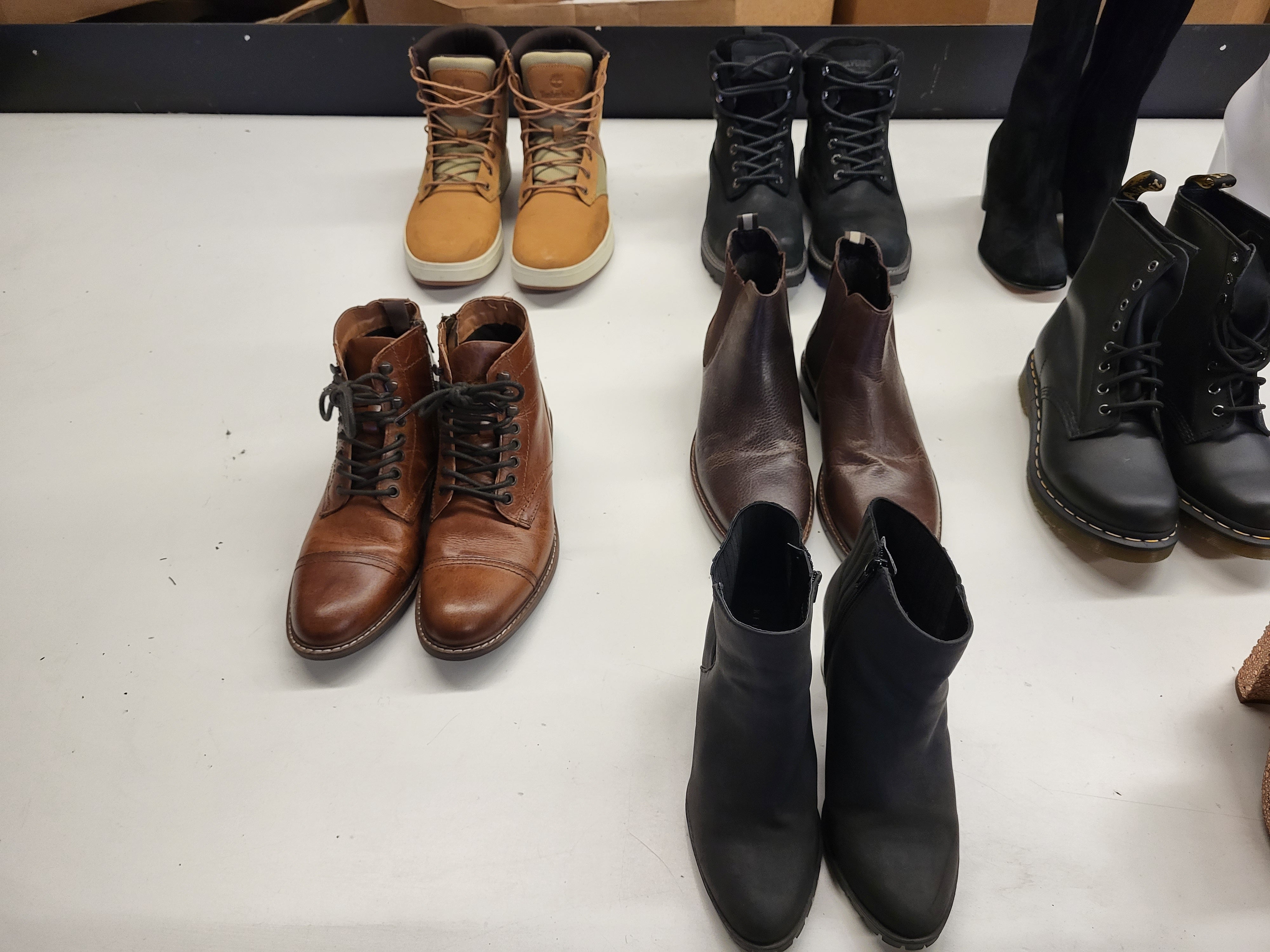 AMAZON & DSW FOOTWEAR MIX SHOES | Assorted Men's, Women's Footwear | Returns | 15 Pairs | Small Box #SMS-287