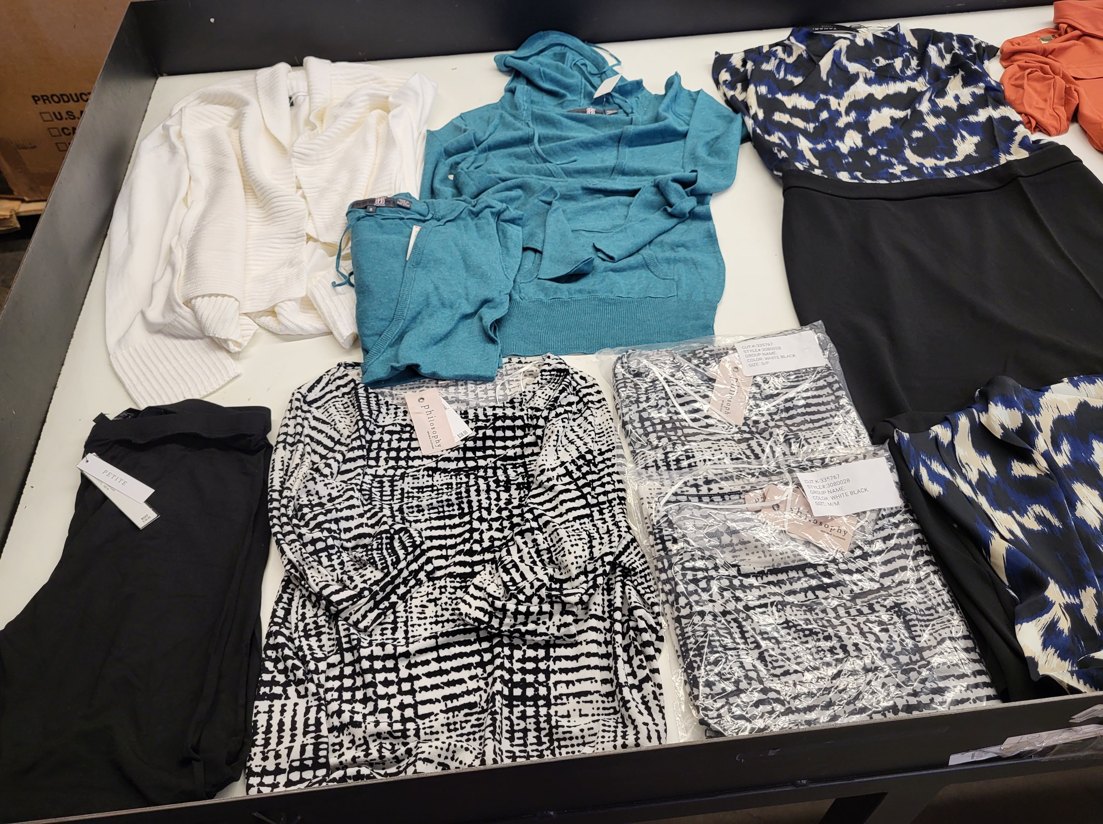 TAHARI AND MORE | Assorted Women's Apparel | NWT | 25 Pieces | Small Box #SMA-610