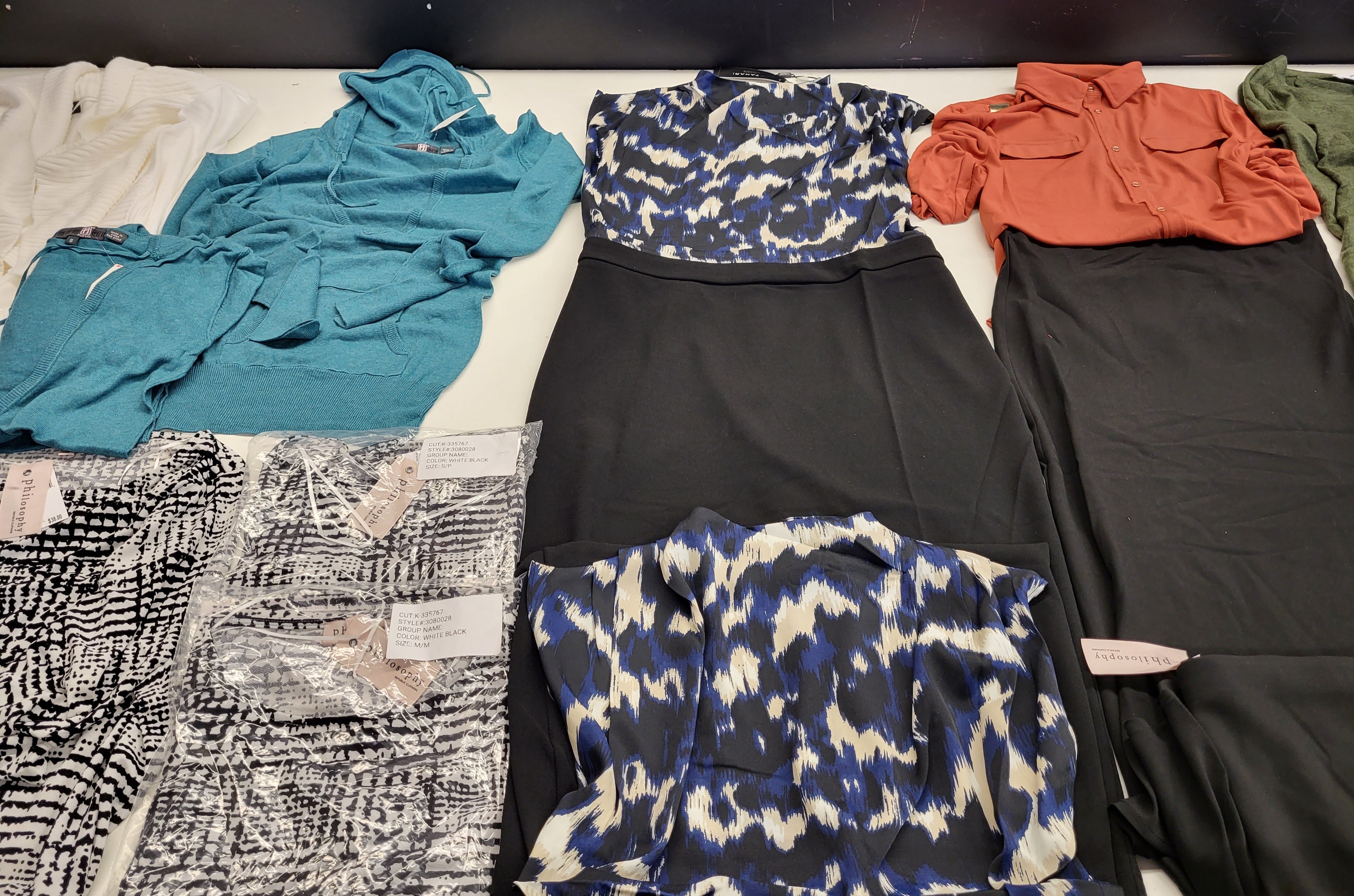 TAHARI AND MORE | Assorted Women's Apparel | NWT | 25 Pieces | Small Box #SMA-610