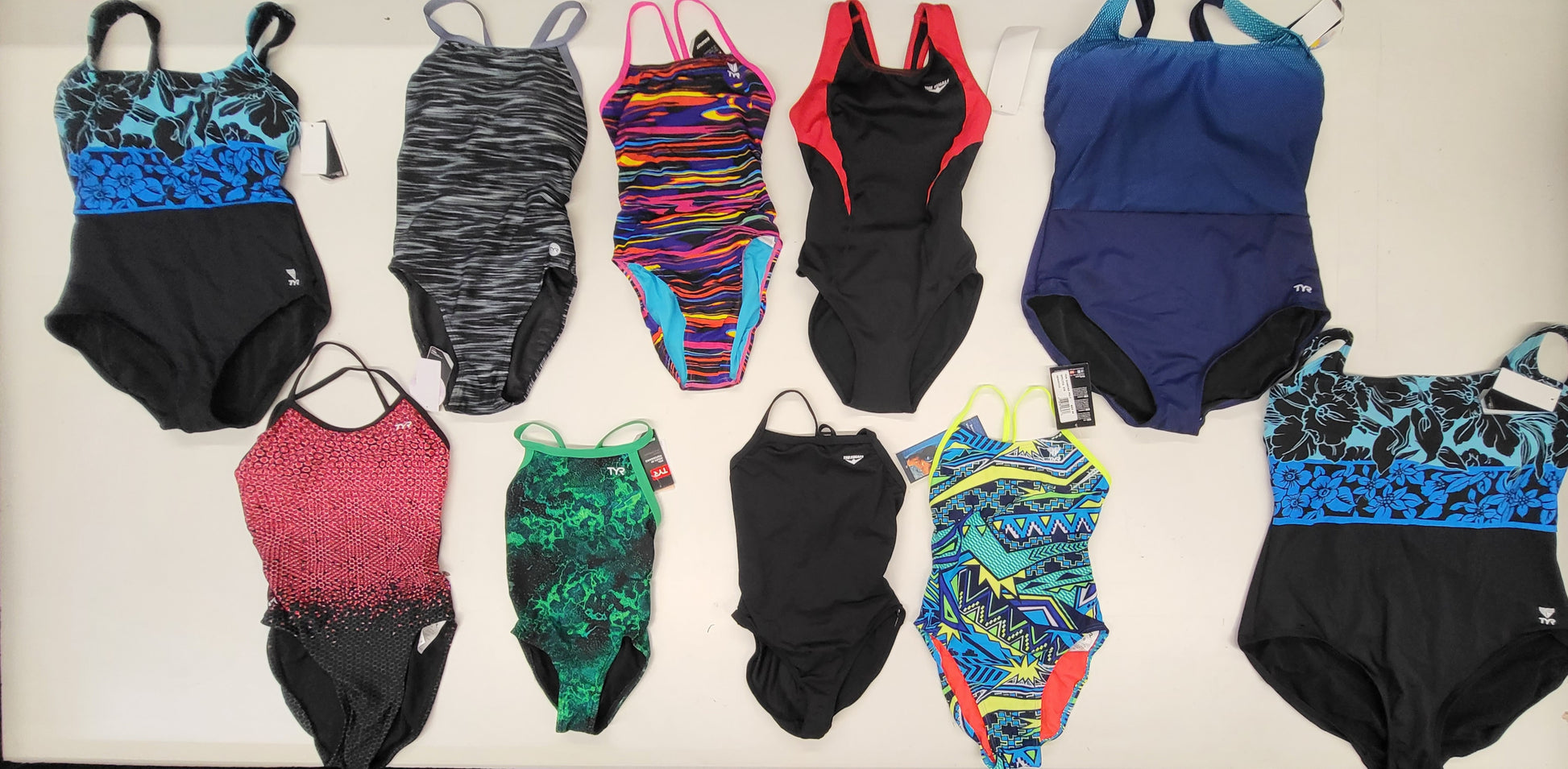 TYR SPORT WOMEN'S SWIMWEAR | Assorted Women's Apparel | NWT | 25 Pieces | Small Box #544