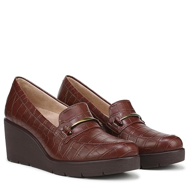 QVC Pennsylvania Footwear & Apparel Truck AB65 | 5,208 Units