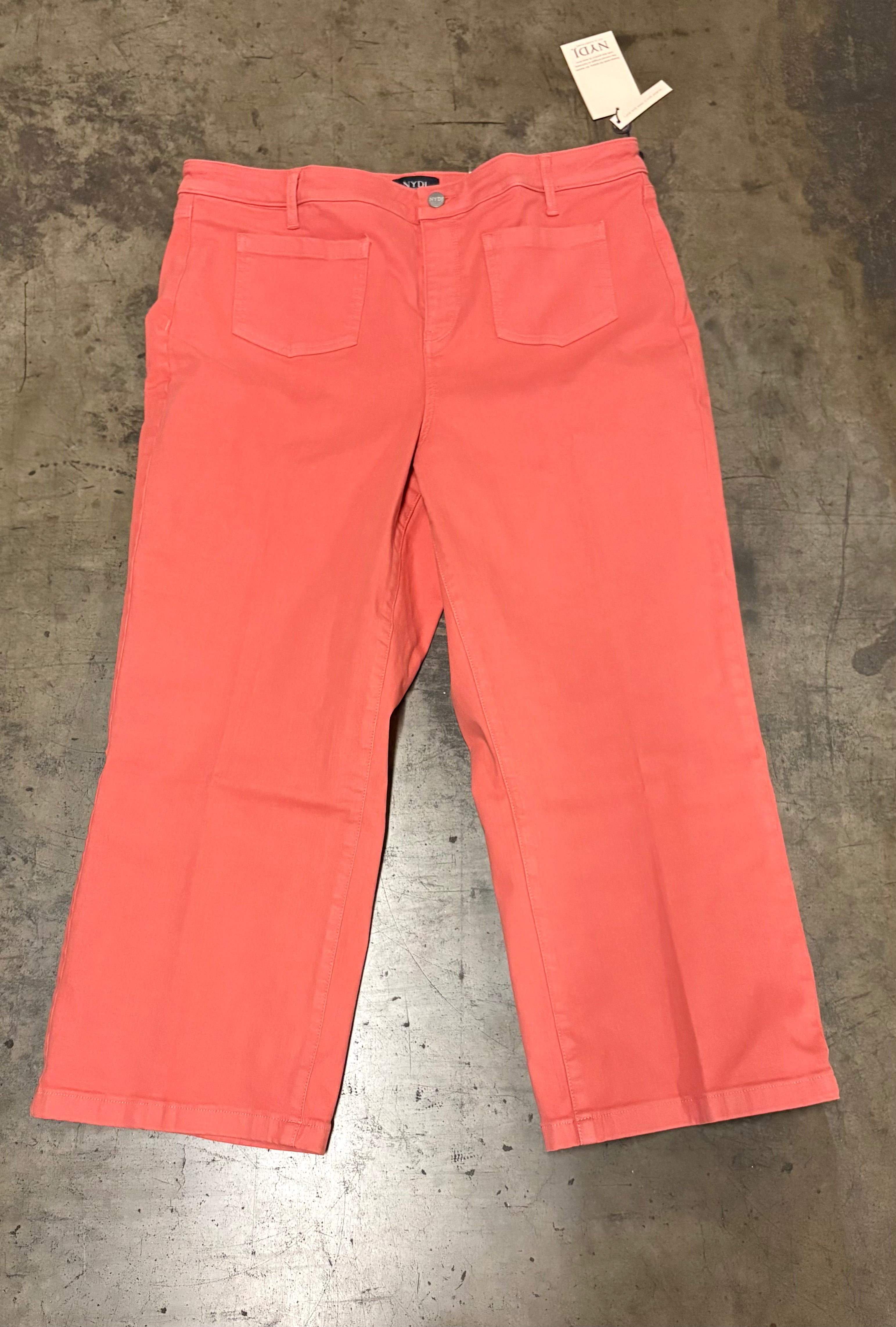 QVS APPAREL TRUCKLOAD#15 | Assorted Women's Apparel | NWT | 4799 (26 pallets) Pieces | Pallet #PA-698