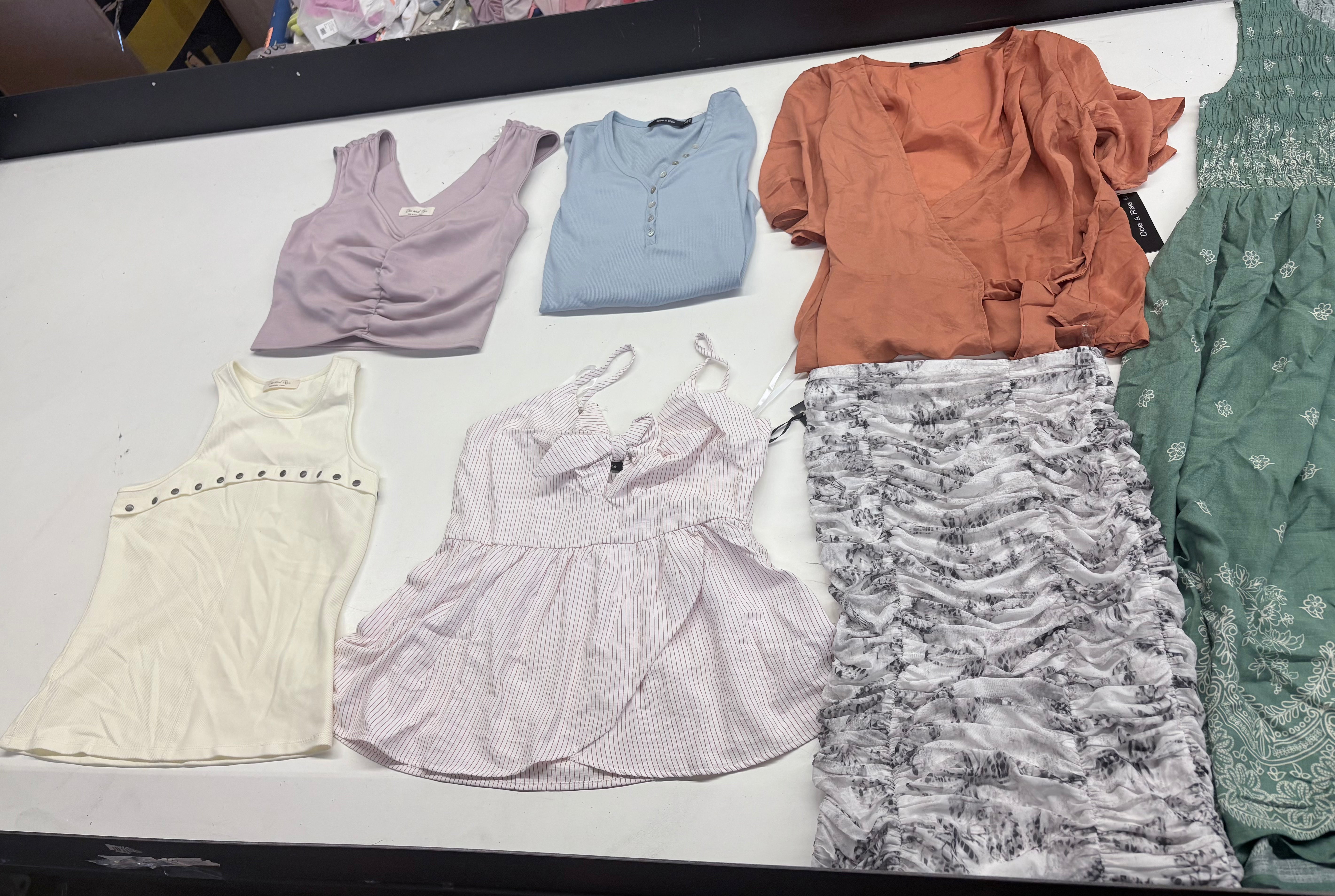DOE & RAE CONTEMPORARY | Assorted Women's Apparel | NWT | 25 Pieces | Small Box #SMA-609