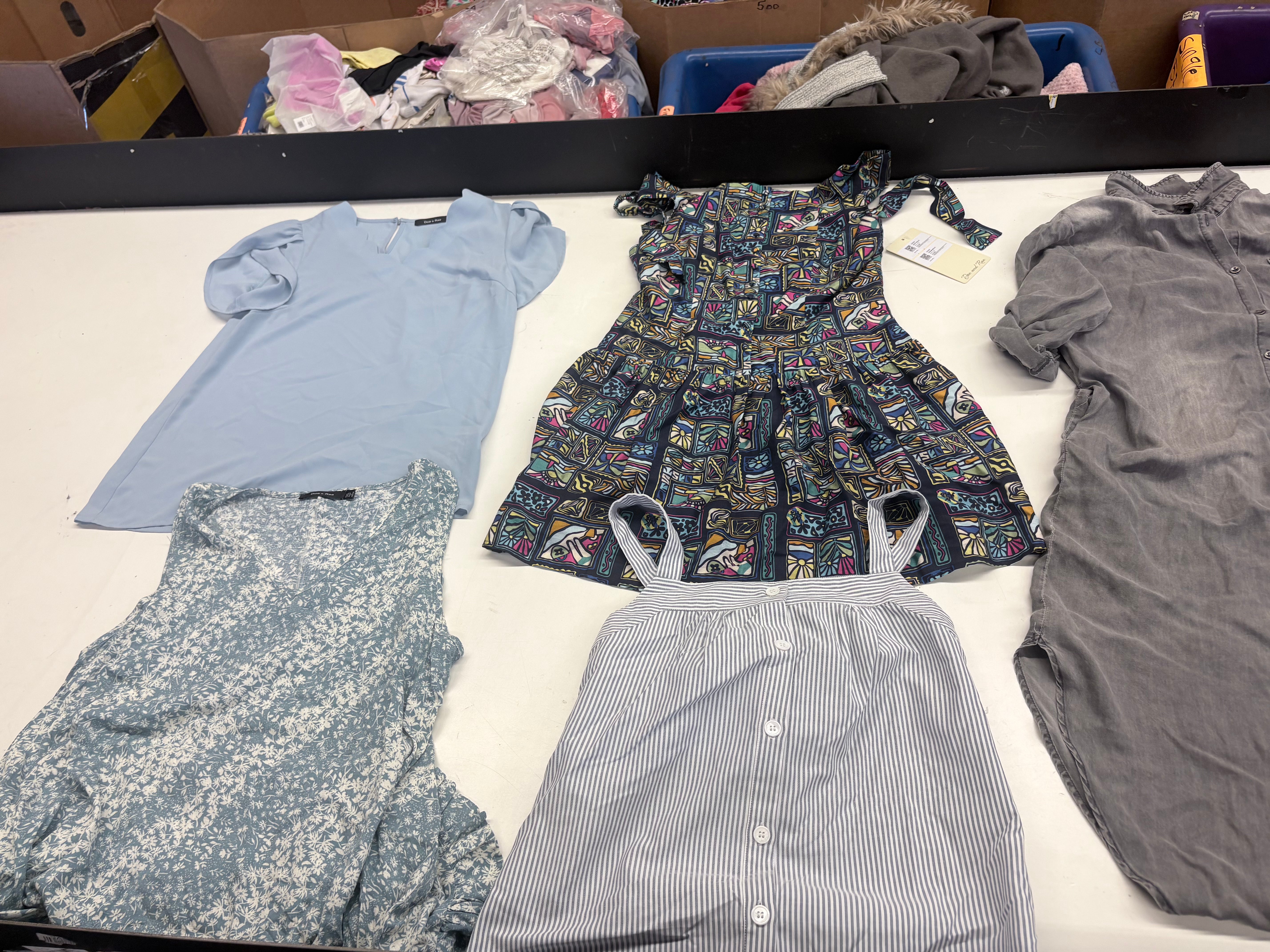 DOE & RAE CONTEMPORARY | Assorted Women's Apparel | NWT | 25 Pieces | Small Box #SMA-609