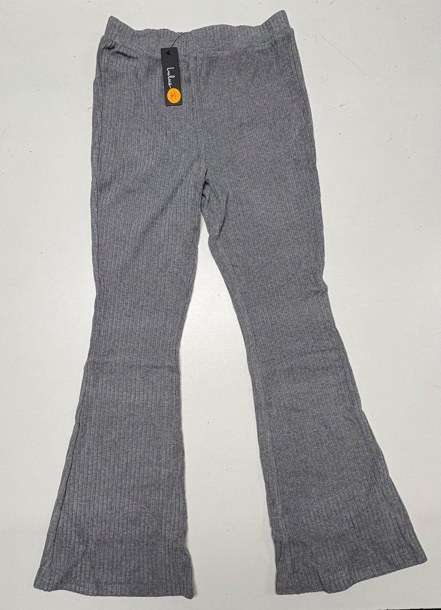 NWOT-L-000022 warehouse photo 12f055f7dd27a7286436fe77