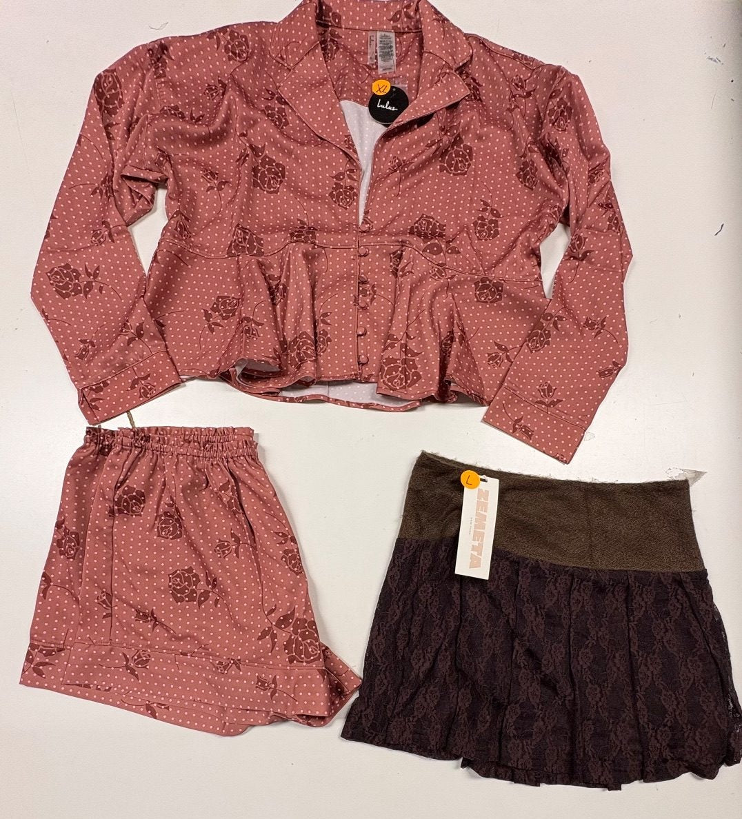 NWOT-L-000034 warehouse photo 6a8435f82cc0eb671f1e3fef