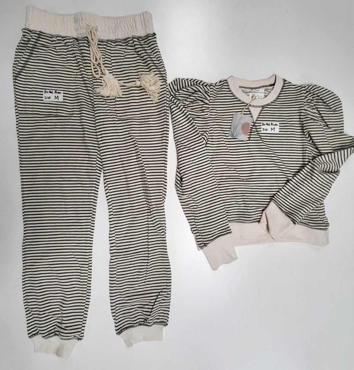NWOT-L-000146 warehouse photo b61f4bf75dd35179d40fdd31