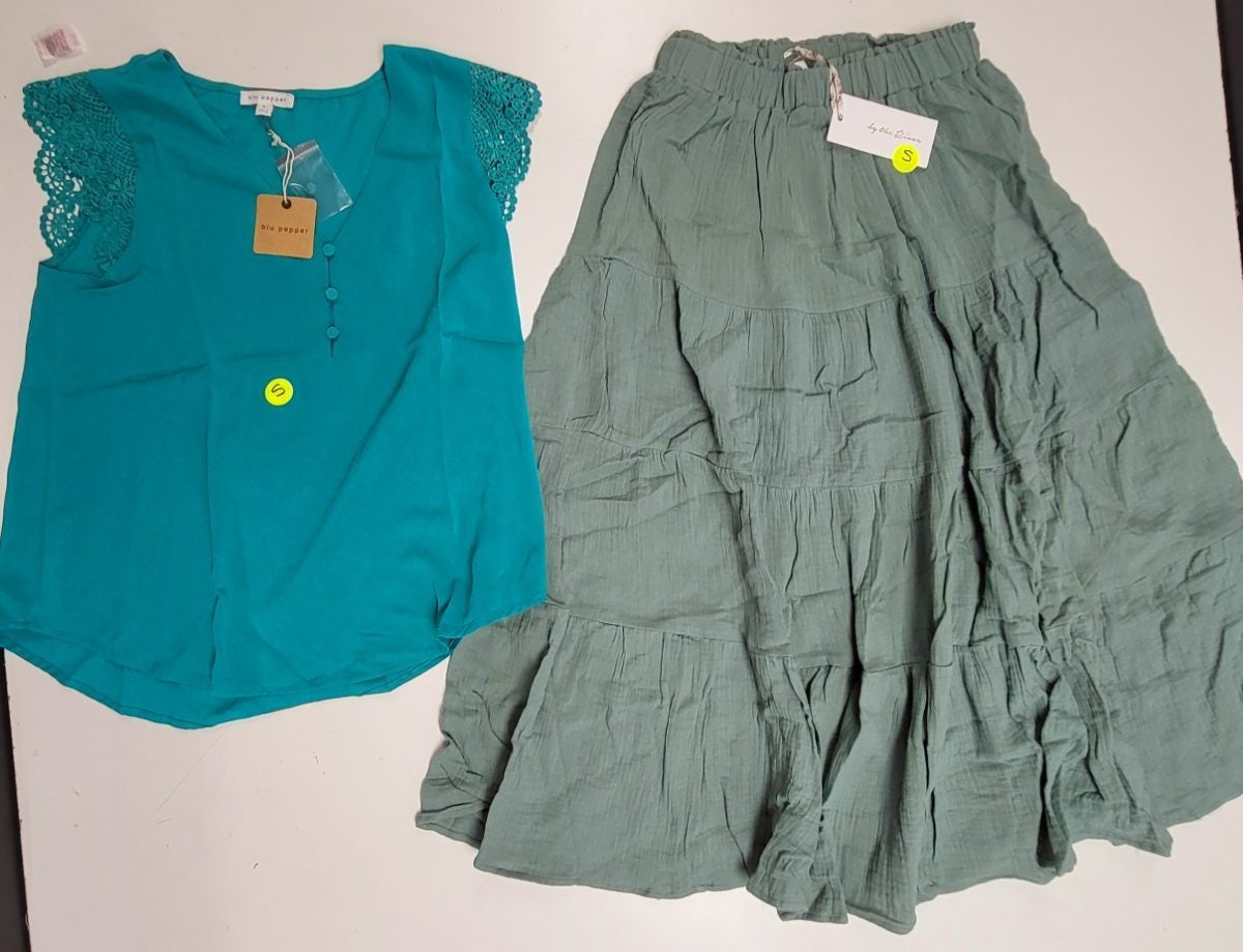 NWOT-L-000149 warehouse photo 904a66496240534d4cd01a93