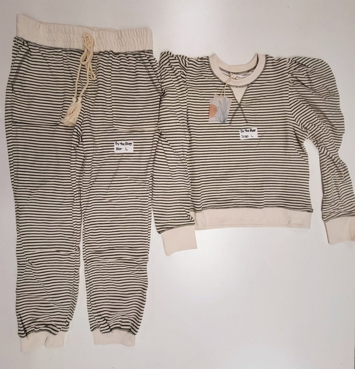 NWOT-L-000151 warehouse photo 1be5f9a7bfa58ee8fb1df14c