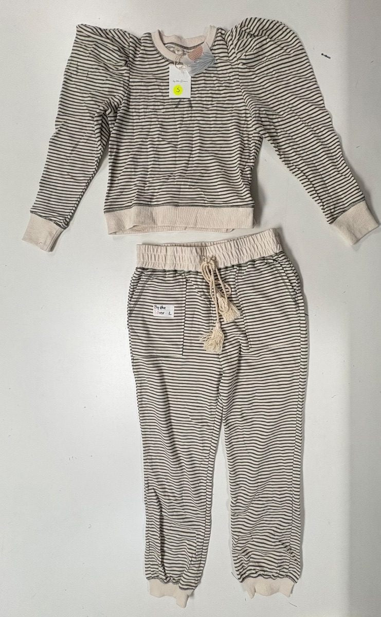 NWOT-L-000152 warehouse photo 04eb0c2d6fcc852e5ce76410