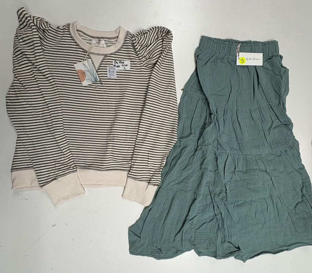 NWOT-L-000156 warehouse photo dd26469c6329af05dc515839