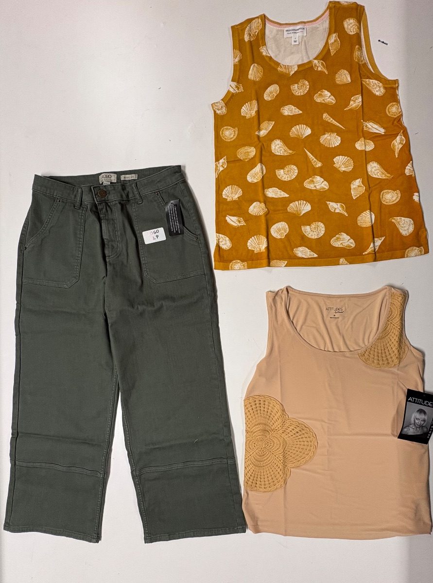 NWOT-L-000176 warehouse photo 72c71c83fae9df753a3b8cb1