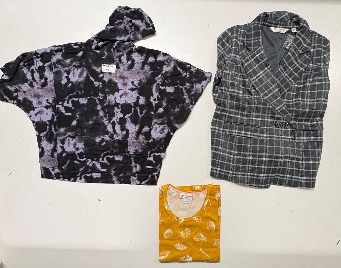 NWOT-L-000177 warehouse photo 794d3144a4e06f657b730e81