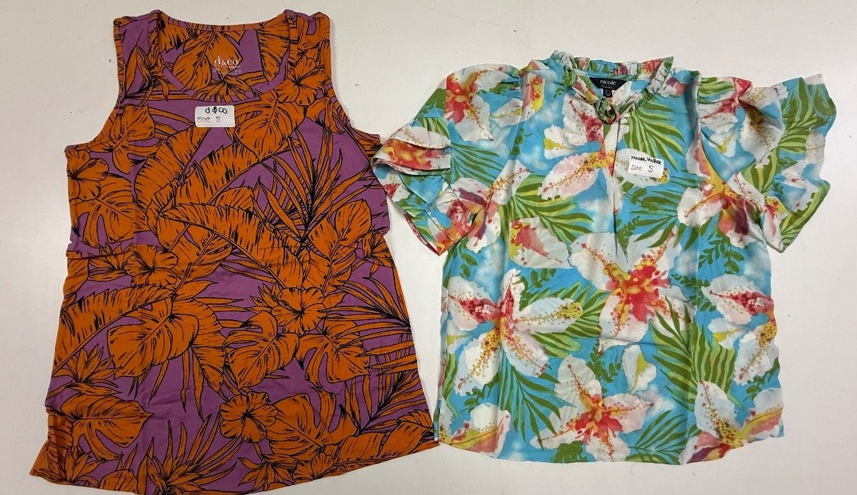 NWOT-L-000228 warehouse photo 8281fe0f6cb51e9e22fb87c5
