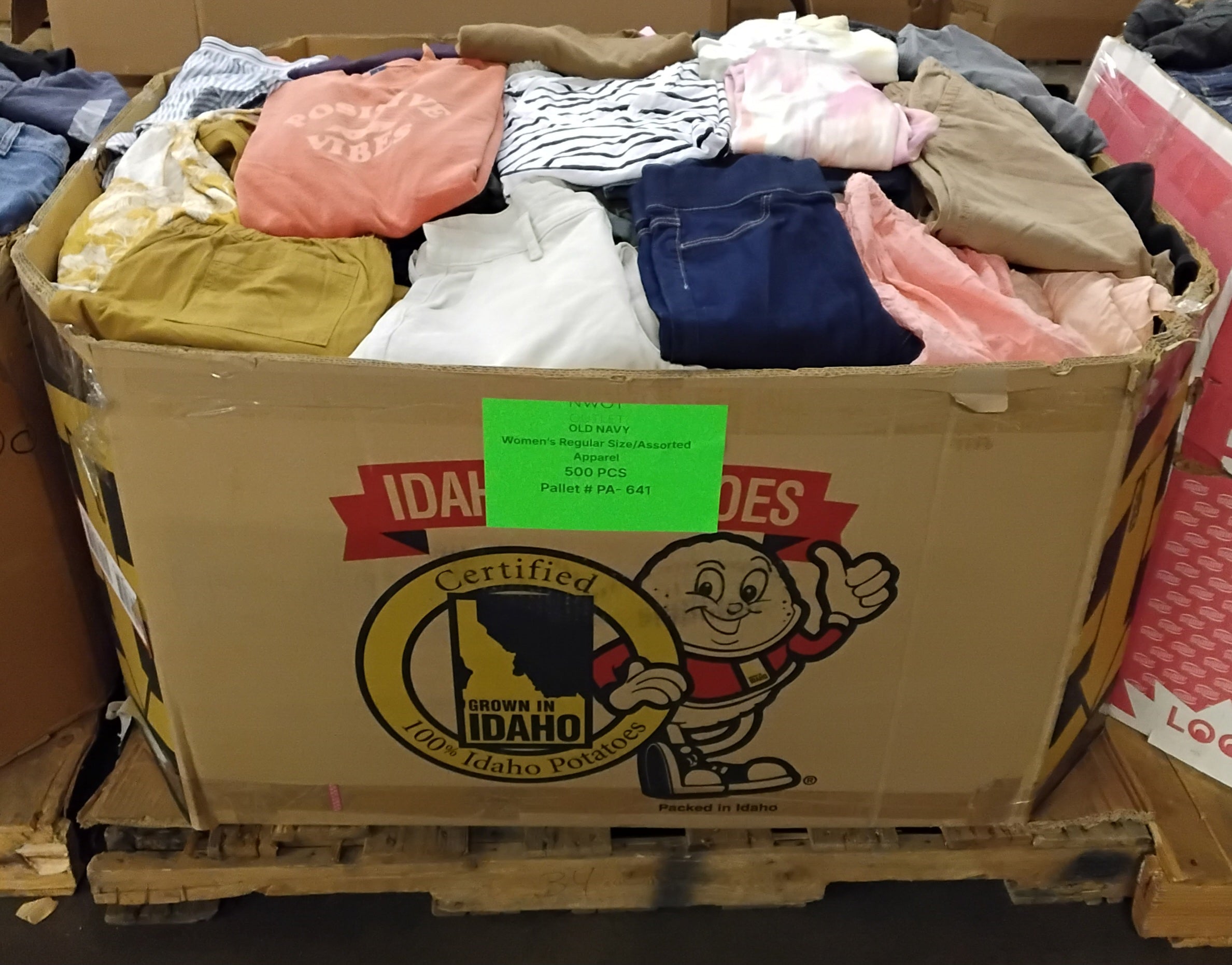 OLD NAVY | Assorted Women's Apparel | NWOT | 500 Pieces | Pallet #PA-641
