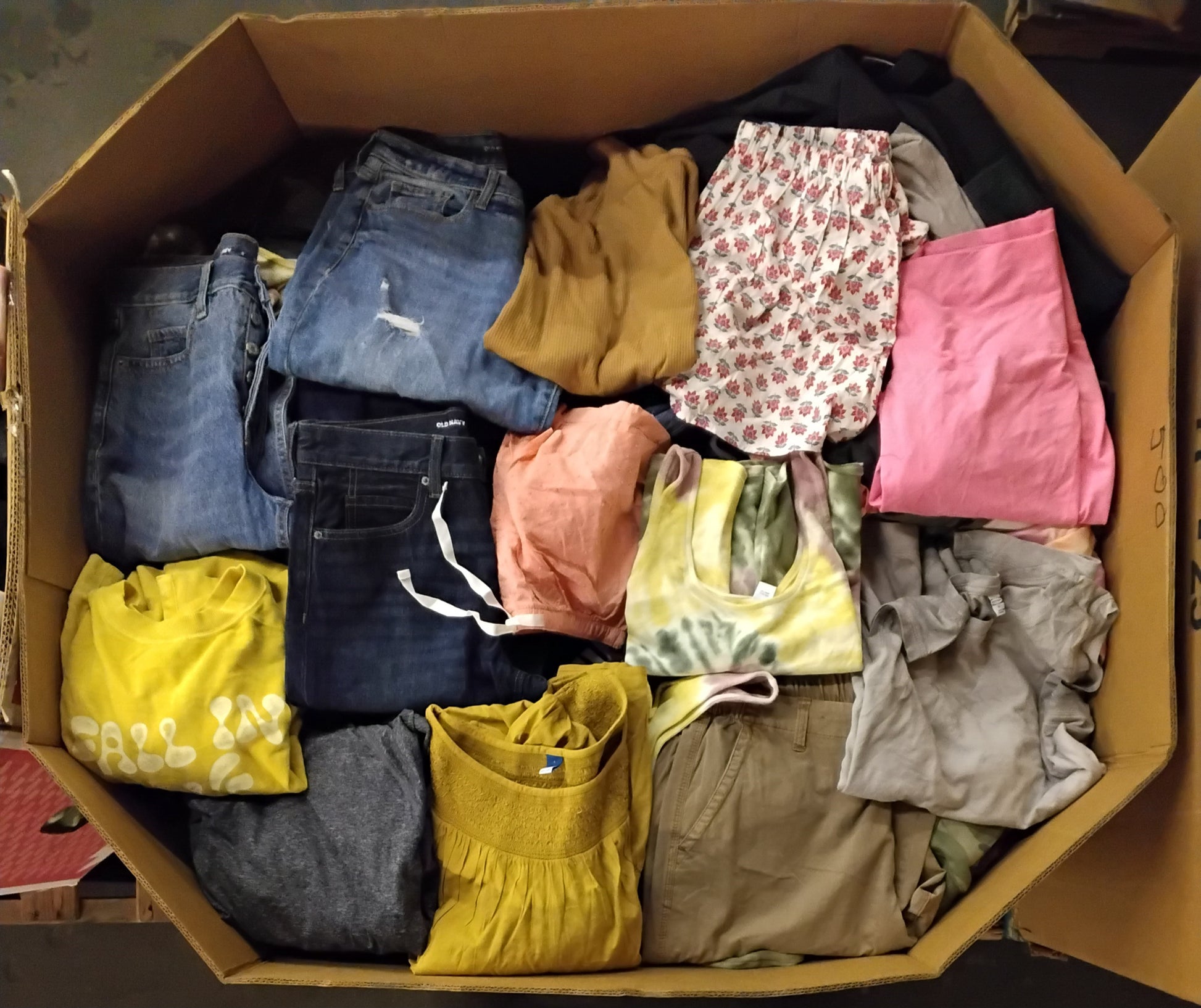 OLD NAVY | Assorted Women's Apparel | NWOT | 500 Pieces | Pallet #PA-643
