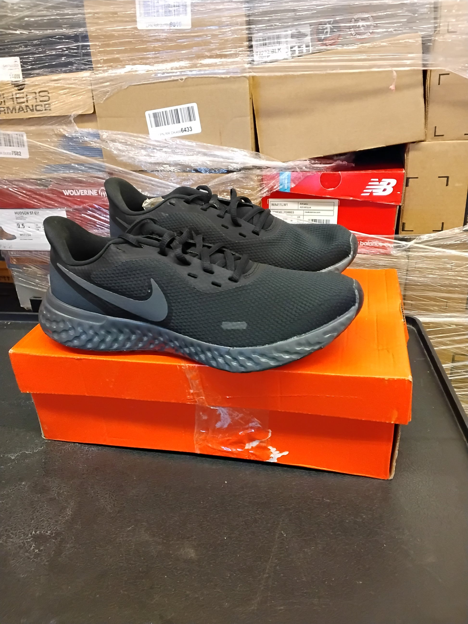 DSW Footwear | Assorted Men's, Women's Footwear | Returns | 245 Pairs | Pallet #PS-252