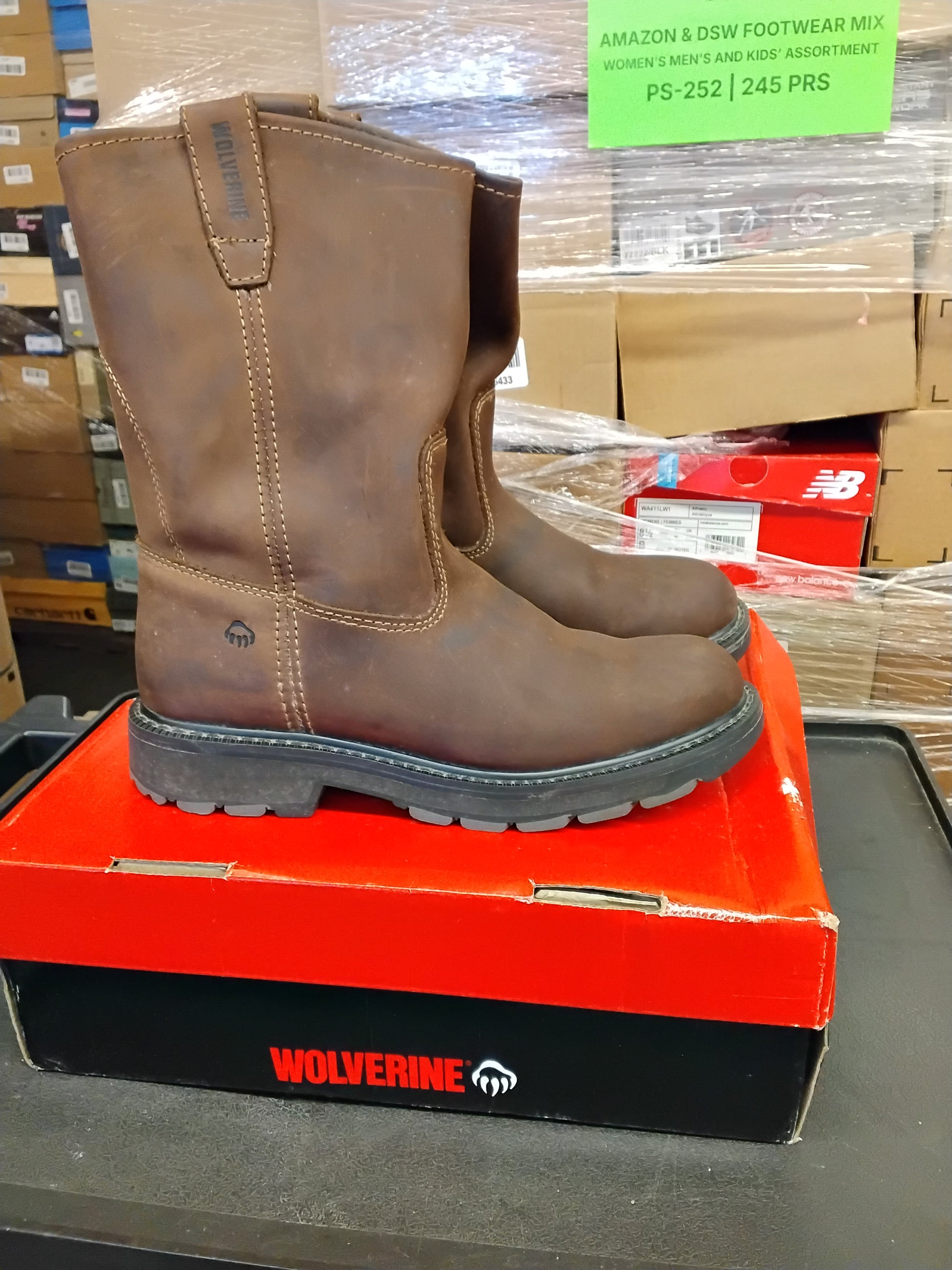 DSW Footwear | Assorted Men's, Women's Footwear | Returns | 245 Pairs | Pallet #PS-252