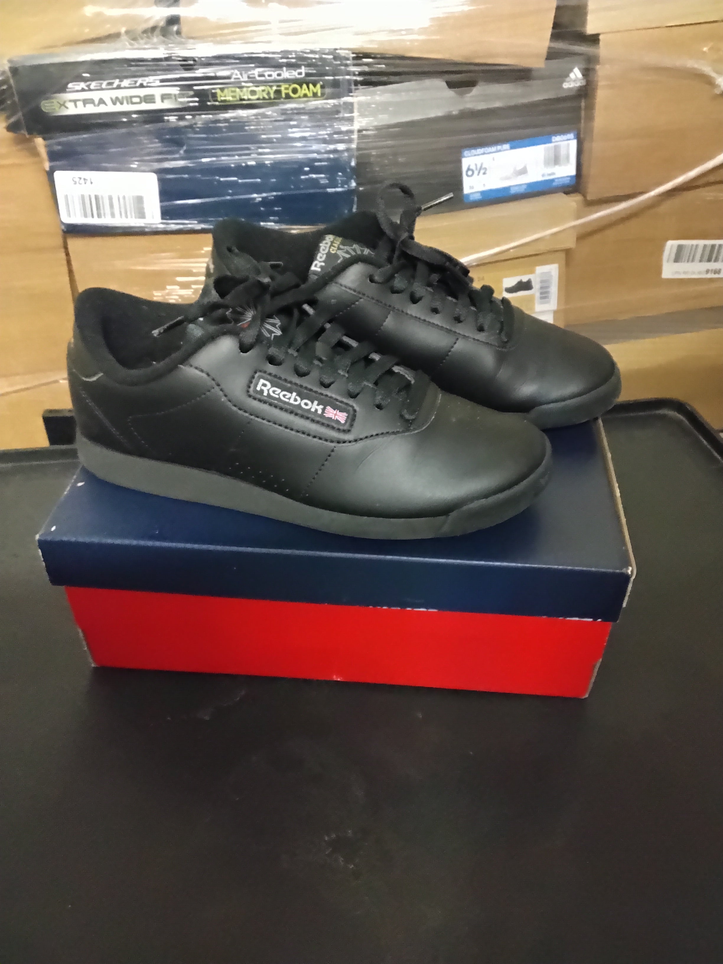 DSW & Amazon | Assorted Men's, Women's & Kid's Footwear | Returns | 220 Pairs | Pallet #PS-274