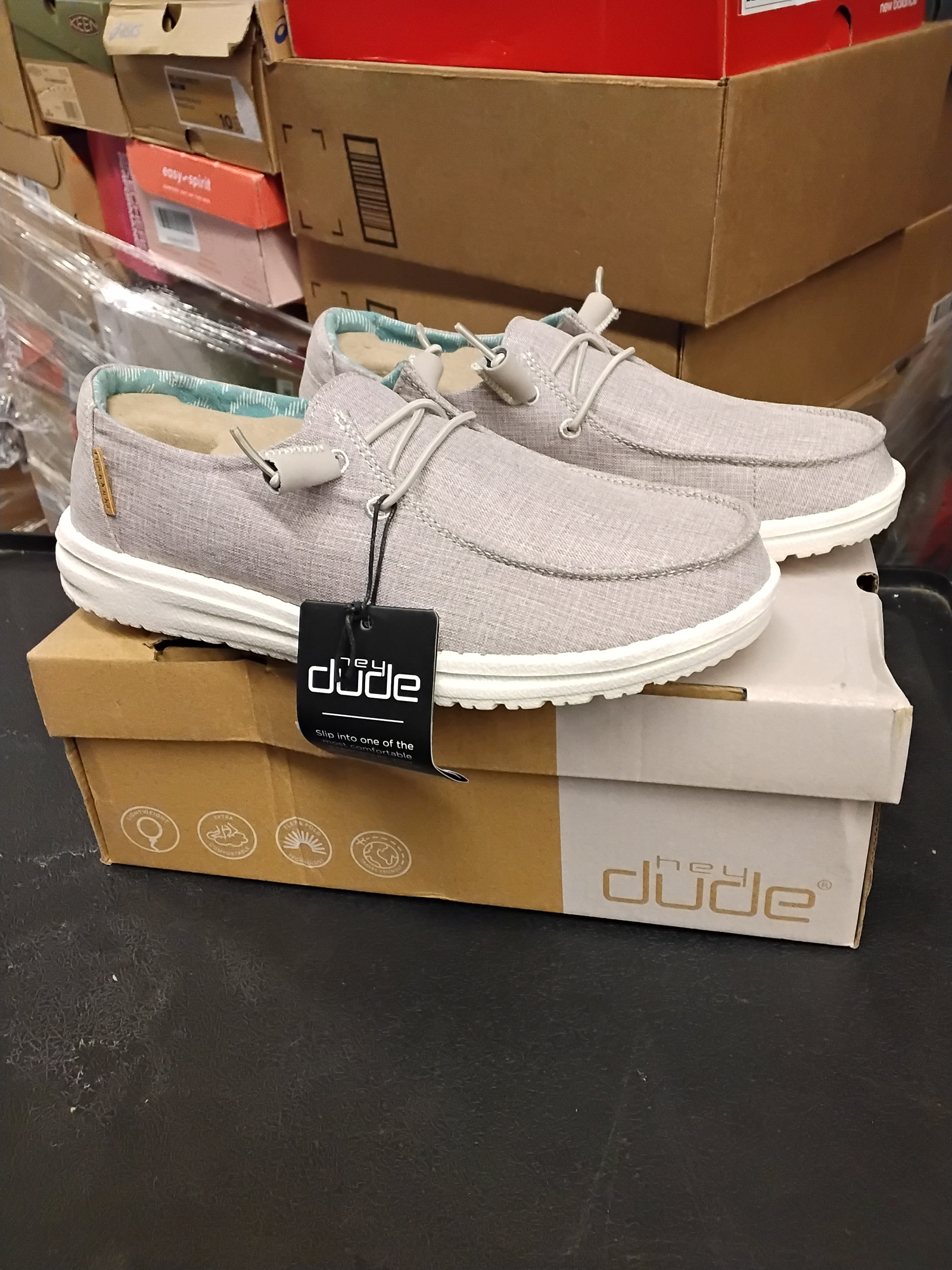 Amazon & DSW Footwear | Assorted Men's, Women's & Kid's Footwear | Returns | 195 Pairs | Pallet #PS-276