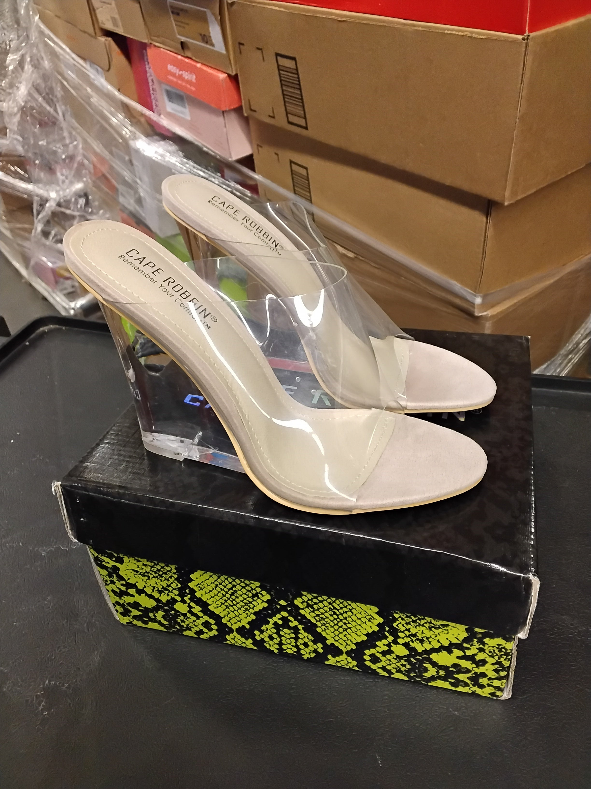 Amazon & DSW Footwear | Assorted Men's, Women's & Kid's Footwear | Returns | 195 Pairs | Pallet #PS-276