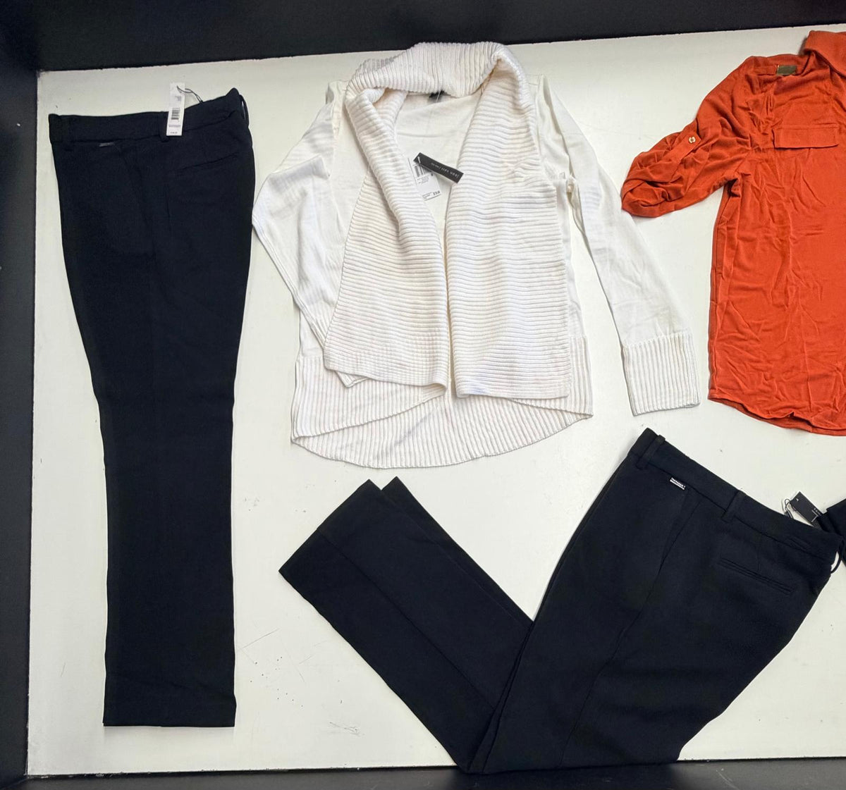 Tahari and More | Assorted Women's Apparel | NWT | 25 Pieces | Small Box #SMA-623