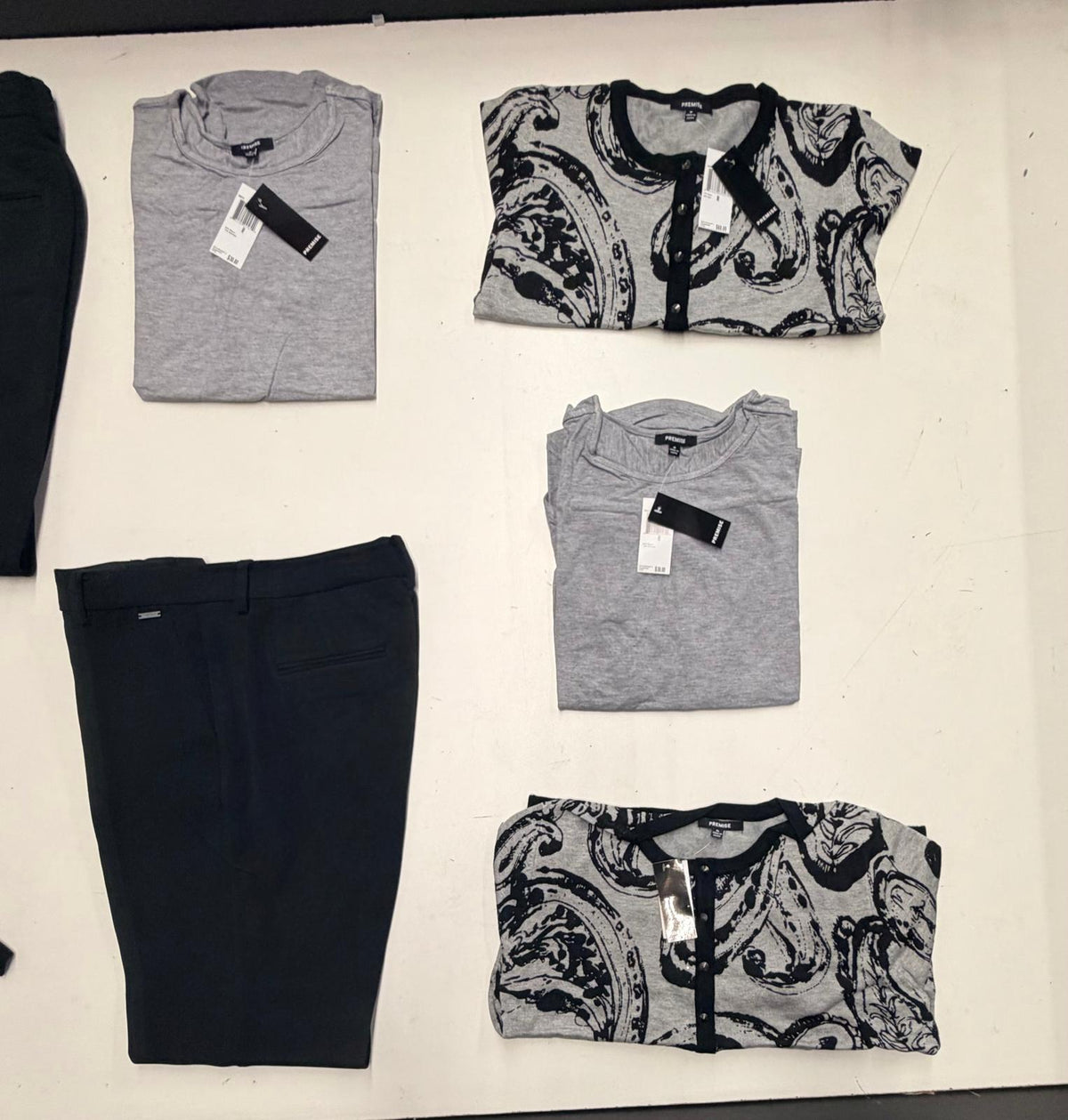 Tahari and More | Assorted Women's Apparel | NWT | 25 Pieces | Small Box #SMA-624