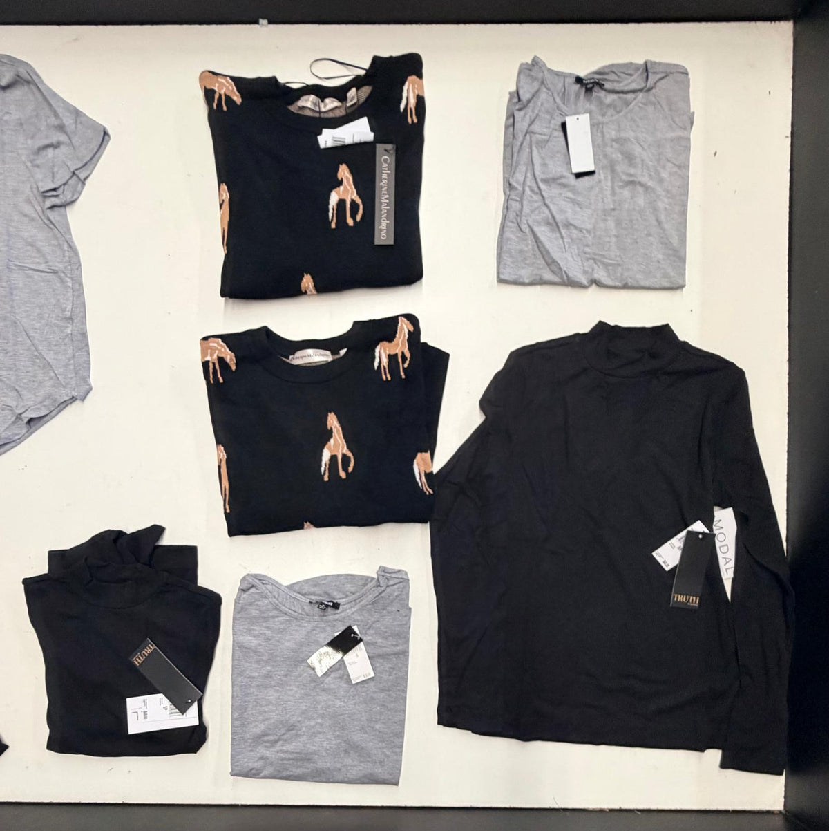 Tahari and More | Assorted Women's Apparel | NWT | 25 Pieces | Small Box #SMA-622