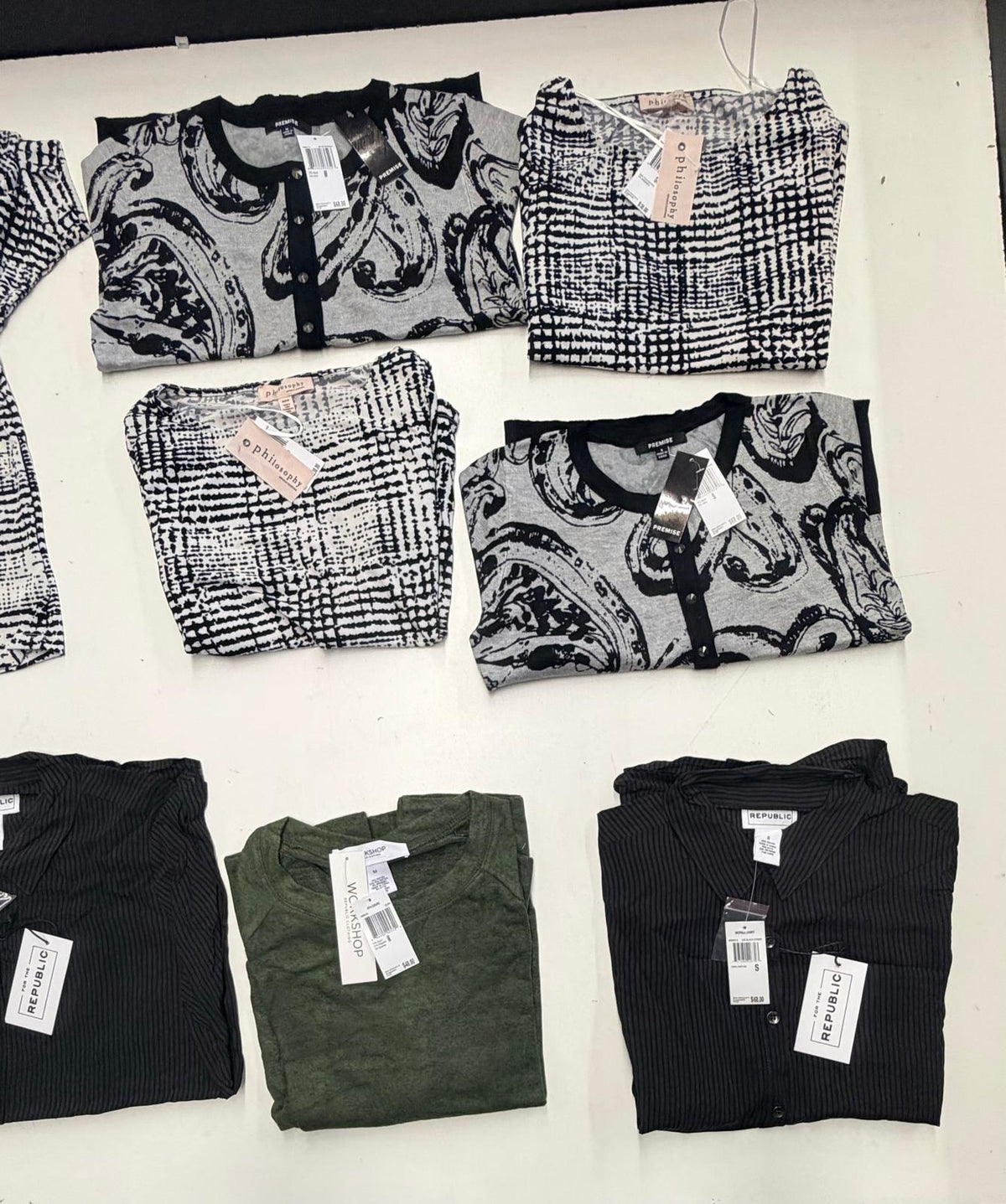 Tahari and More | Assorted Women's Apparel | NWT | 25 Pieces | Small Box #SMA-622