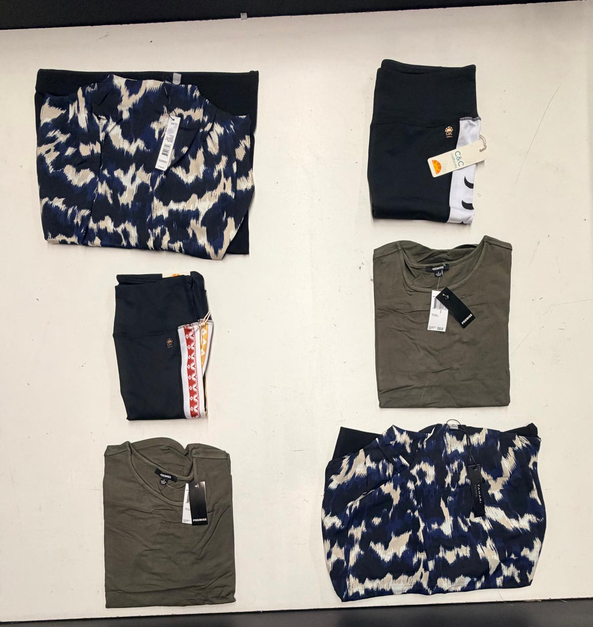 Tahari and More | Assorted Women's Apparel | NWT | 25 Pieces | Small Box #SMA-624