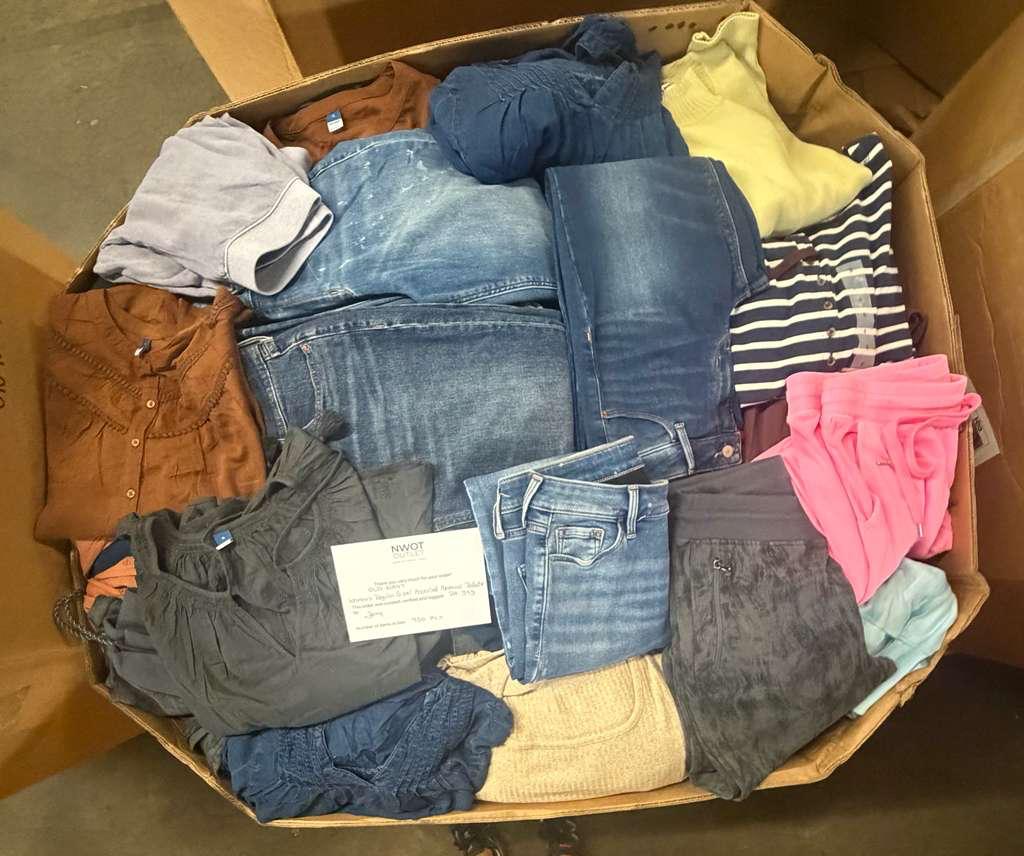 Old Navy | Assorted Women's Apparel | NWOT | 450 Pieces | Pallet #PA-595