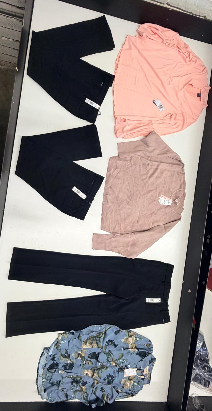Tahari and More | Assorted Women's Apparel | NWT | 25 Pieces | Small Box #SMA-620