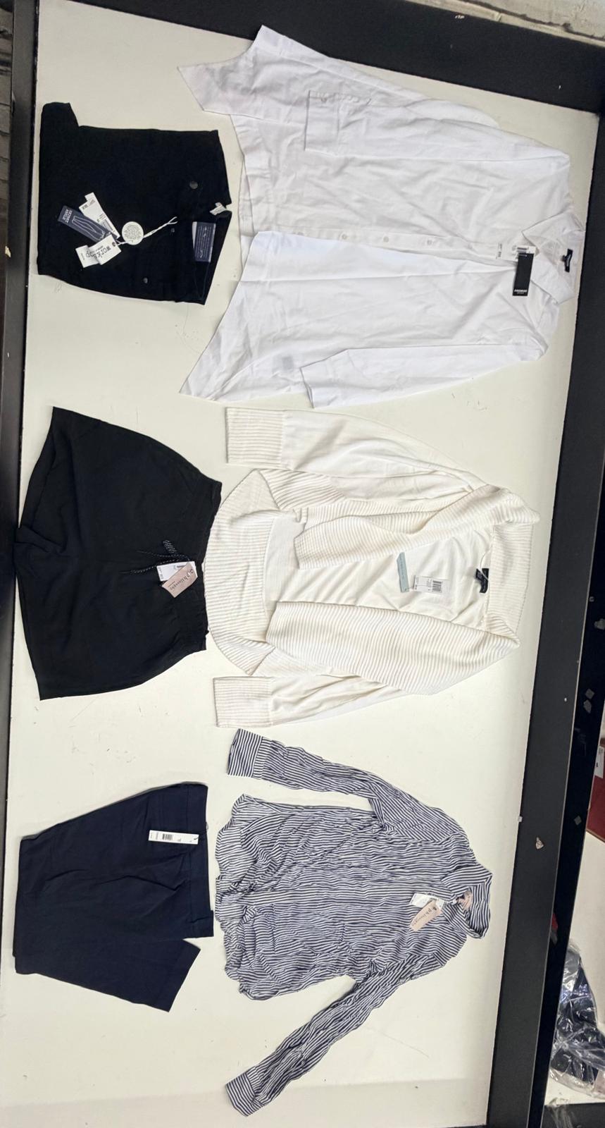 Tahari and More | Assorted Women's Apparel | NWT | 25 Pieces | Small Box #SMA-620