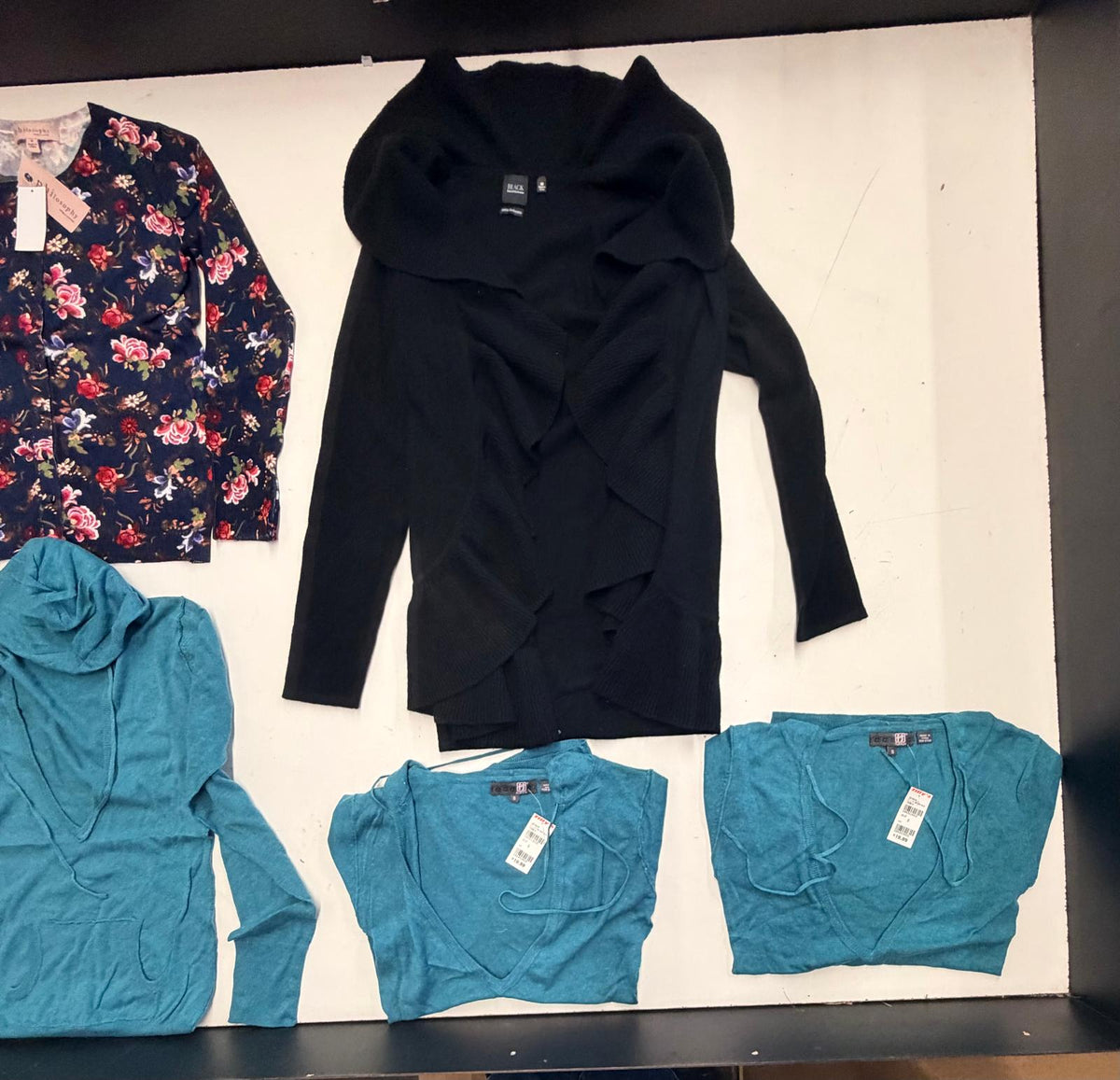 Tahari and More | Assorted Women's Apparel | NWT | 25 Pieces | Small Box #SMA-626